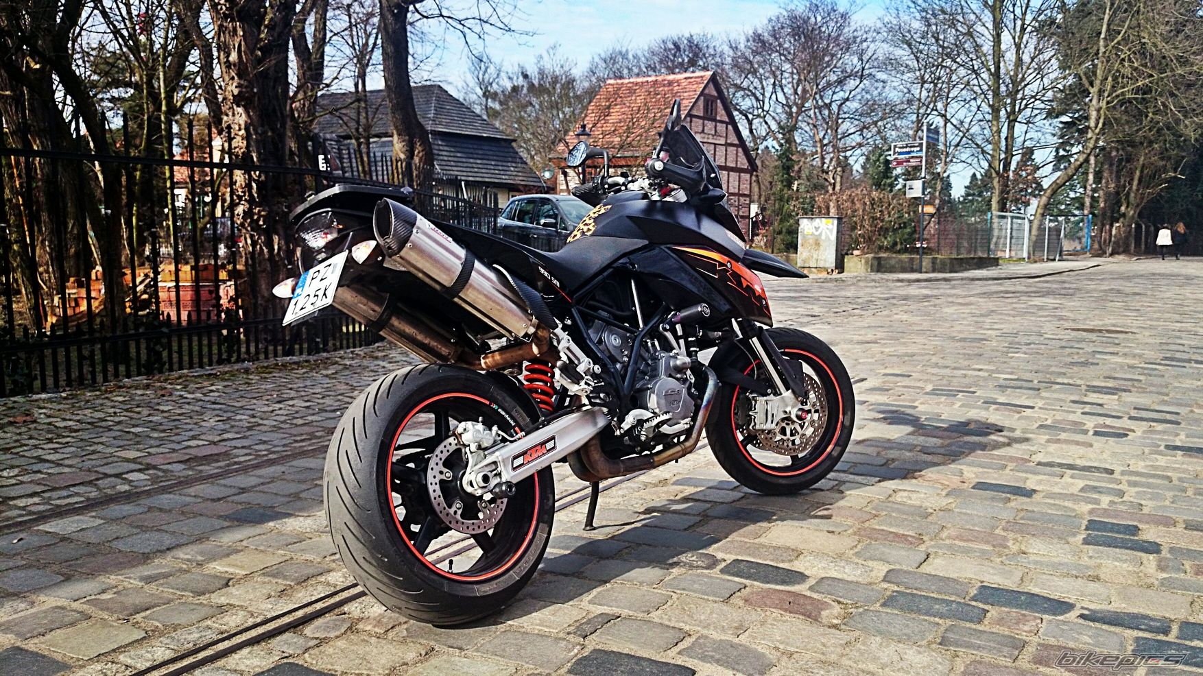 2008 KTM 990 SUPERMOTO | Picture 2729504 motorcycle photo