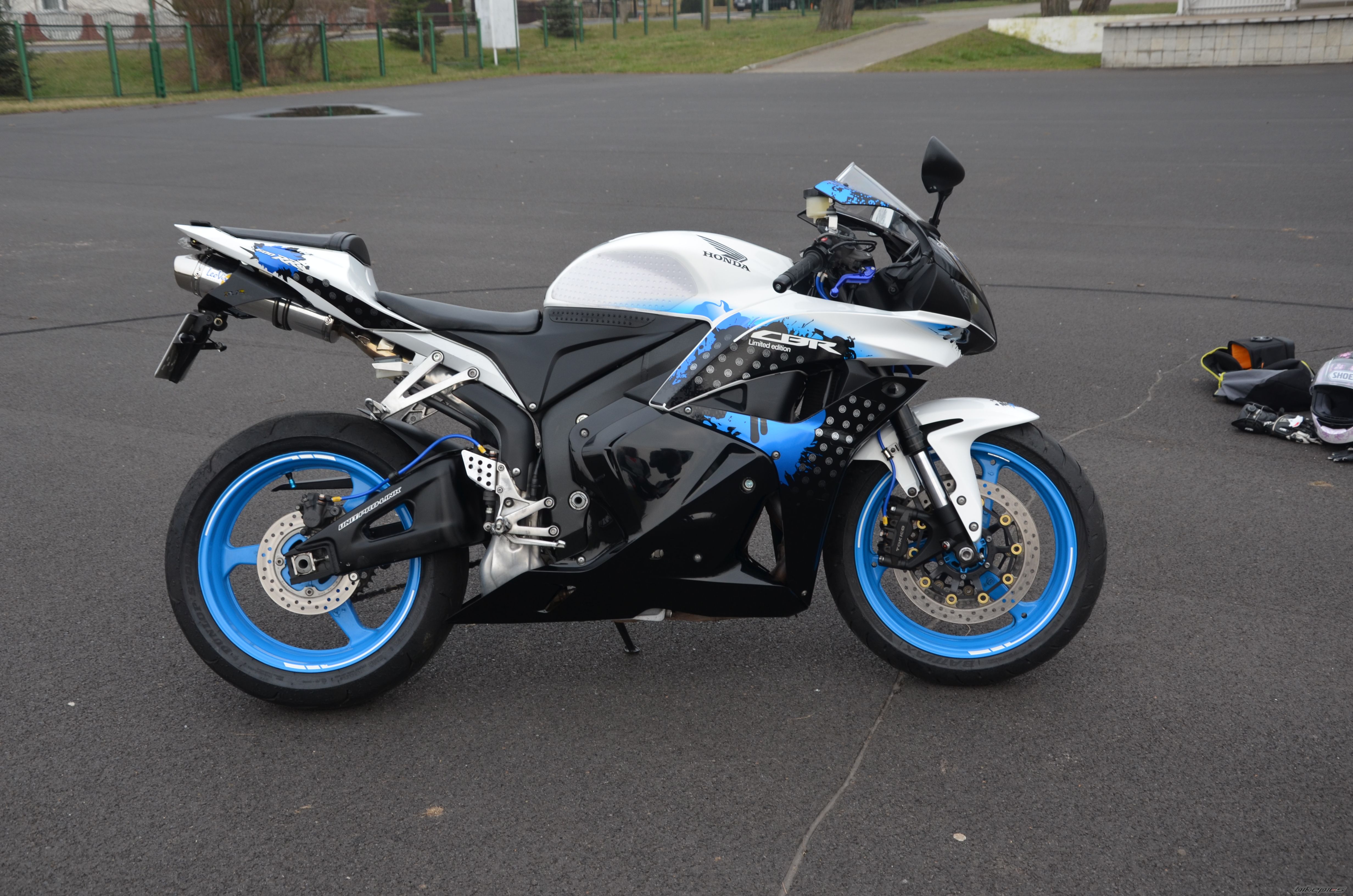 2009 HONDA CBR 600 RR | Picture 2733193 motorcycle photo