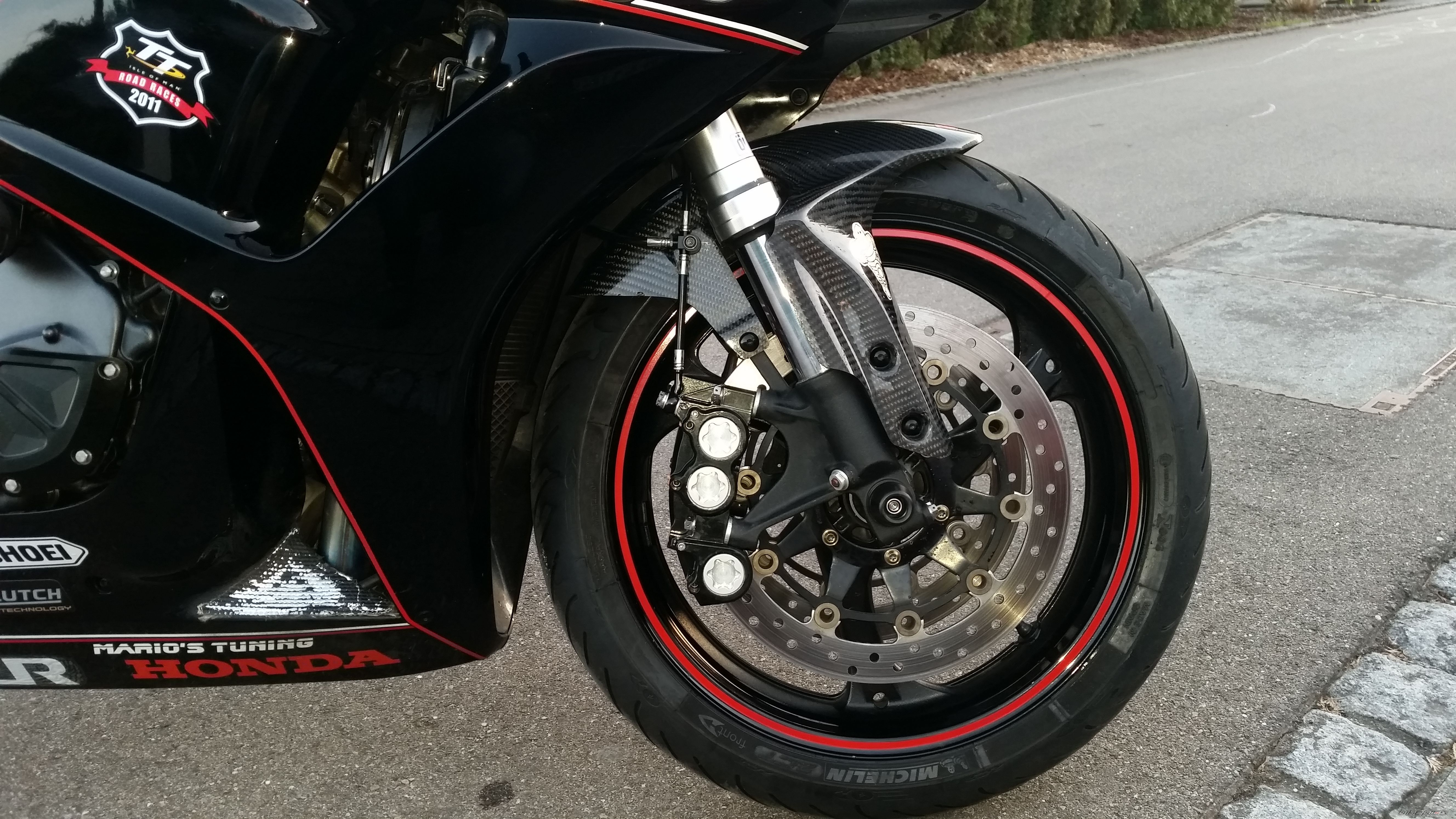2015 HONDA CBR 1000  RR | Picture 2736770 motorcycle photo