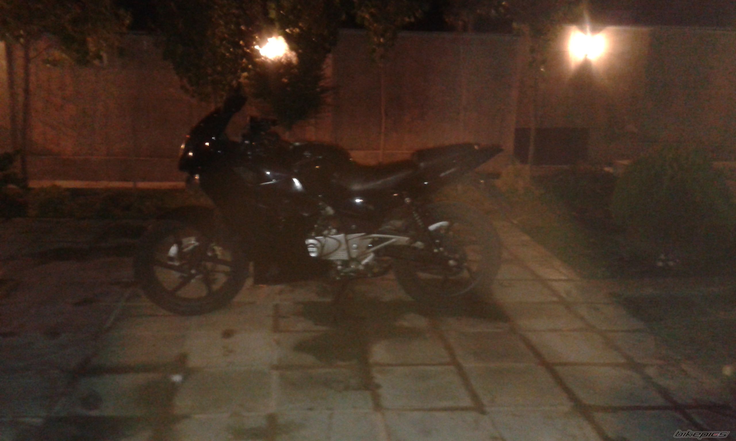 2015 BAJAJ PULSAR 220F | Picture 2737807 motorcycle photo