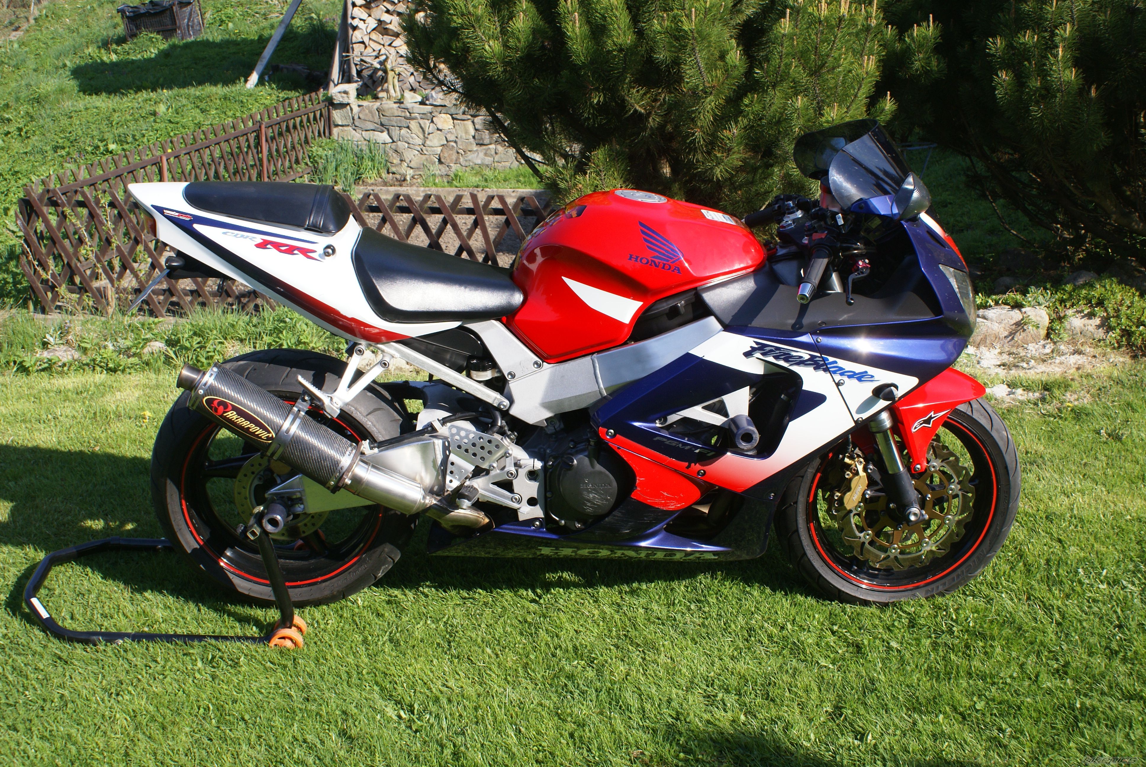 2000 HONDA CBR 929RR FIREBLADE | Picture 2740002 motorcycle photo