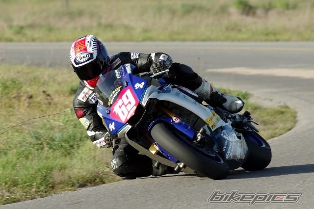2015 YAMAHA YZF R1 | Picture 2740078 motorcycle photo