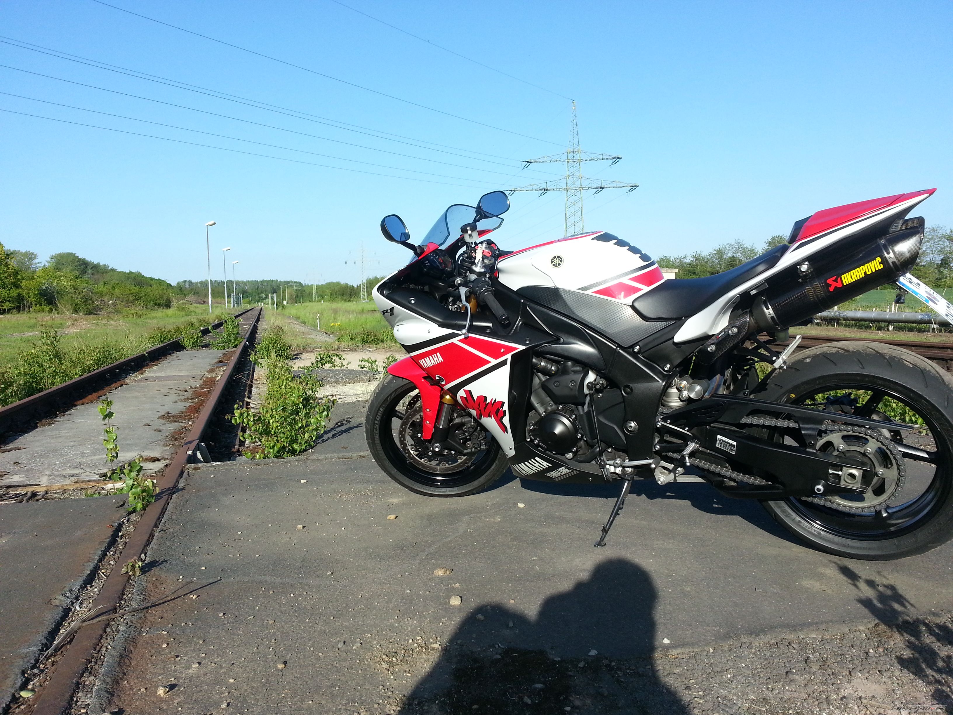 2012 YAMAHA YZF R1 | Picture 2741142 motorcycle photo