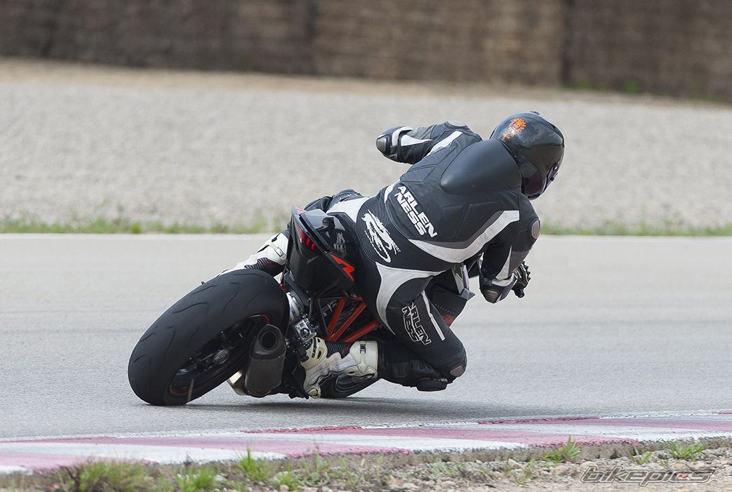 2014 KTM 1290 SUPERDUKE R | Picture 2742502 motorcycle photo