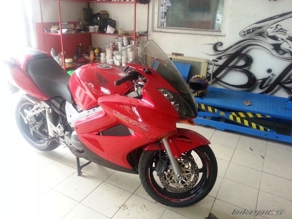 2004 HONDA VFR 800 VTEC | Picture 2742988 motorcycle photo