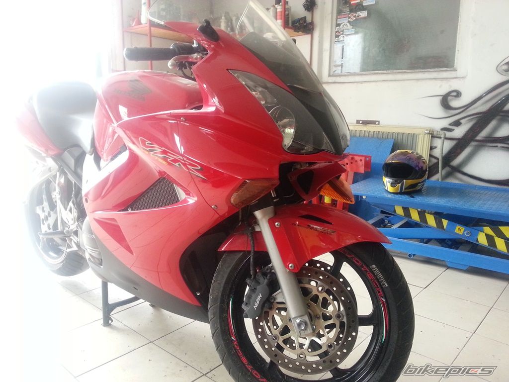 2004 HONDA VFR 800 VTEC | Picture 2742989 motorcycle photo