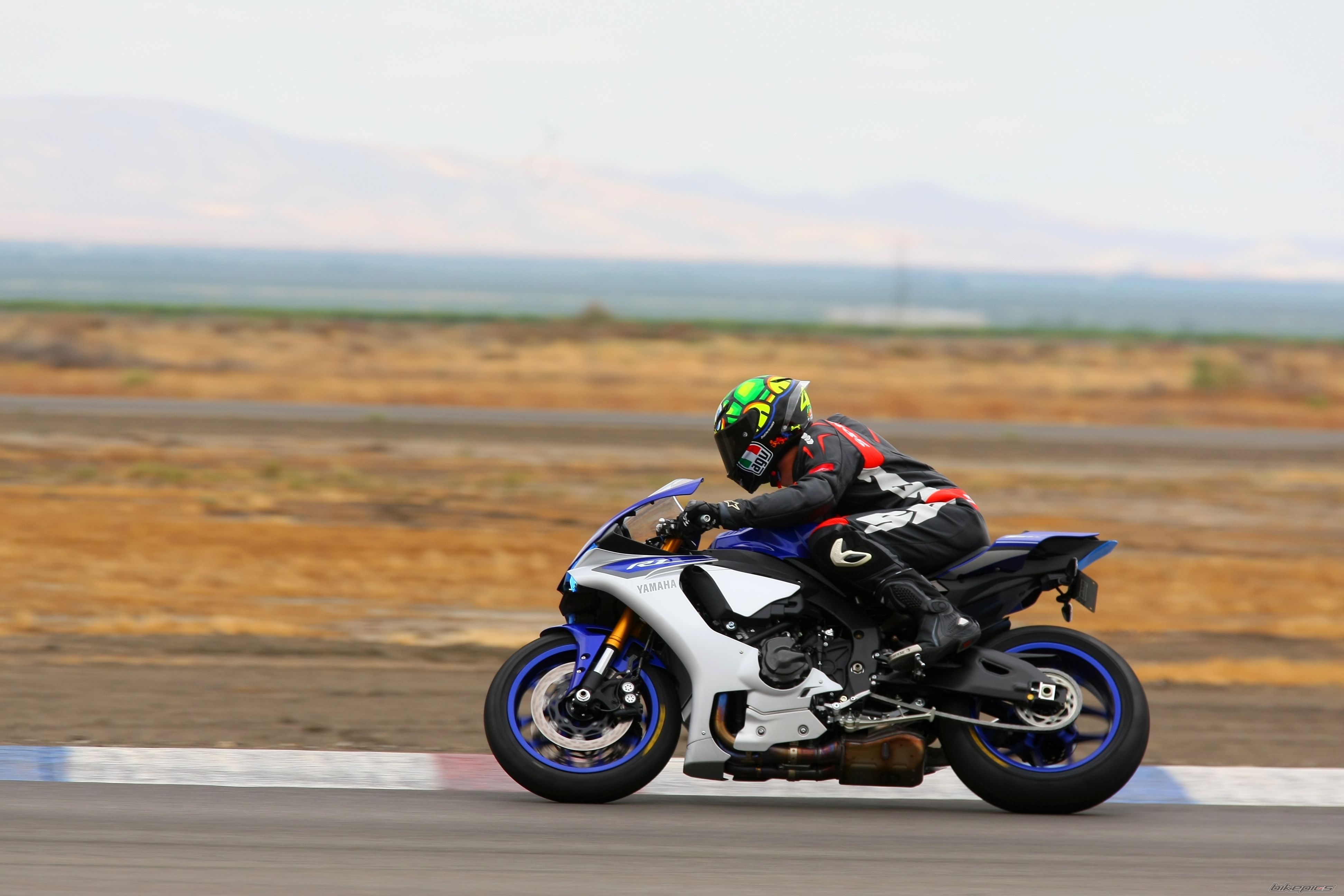 2015 YAMAHA YZF R1 | Picture 2743923 motorcycle photo