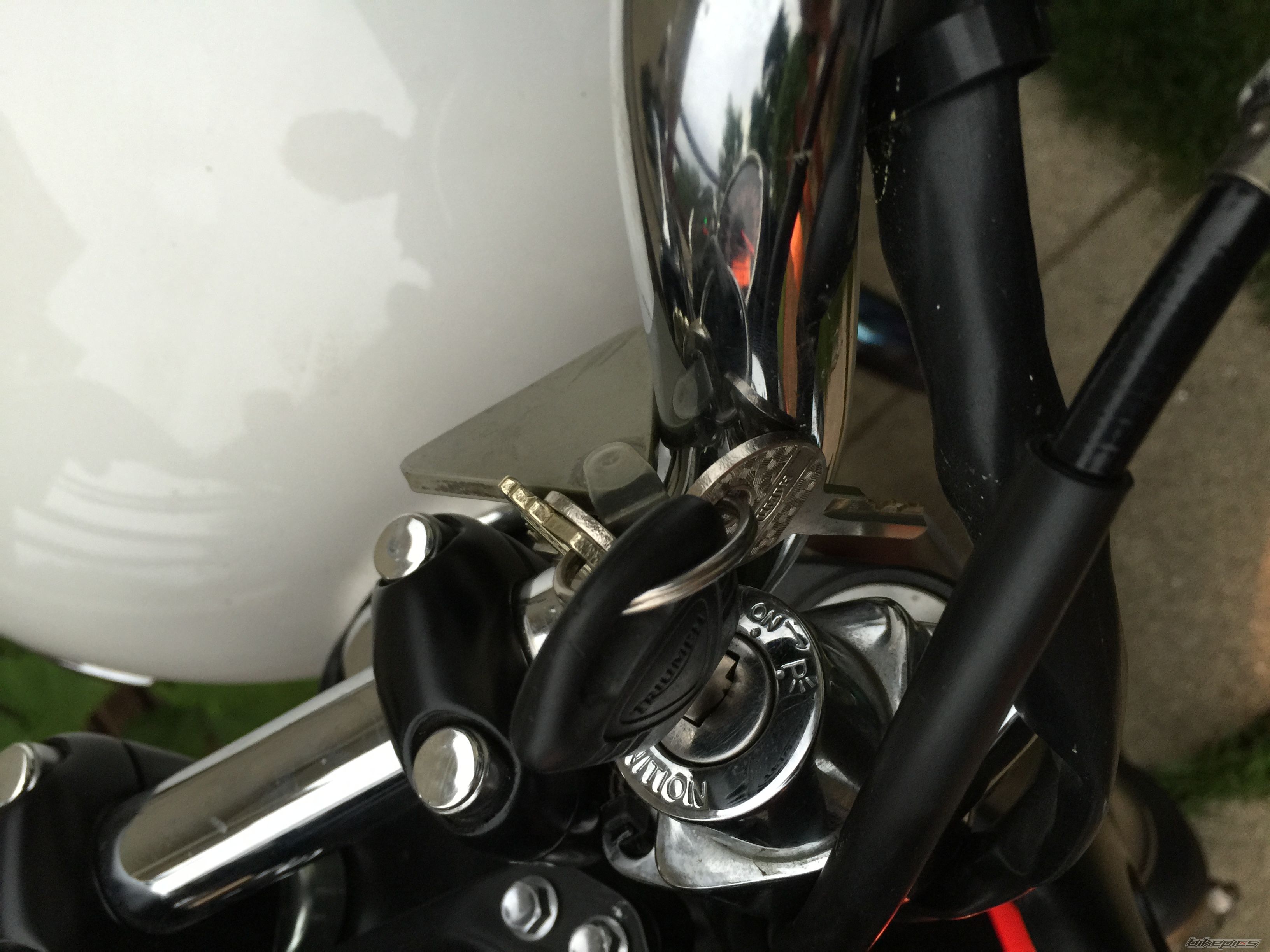 2013 TRIUMPH BONNEVILLE T100 | Picture 2744684 motorcycle photo
