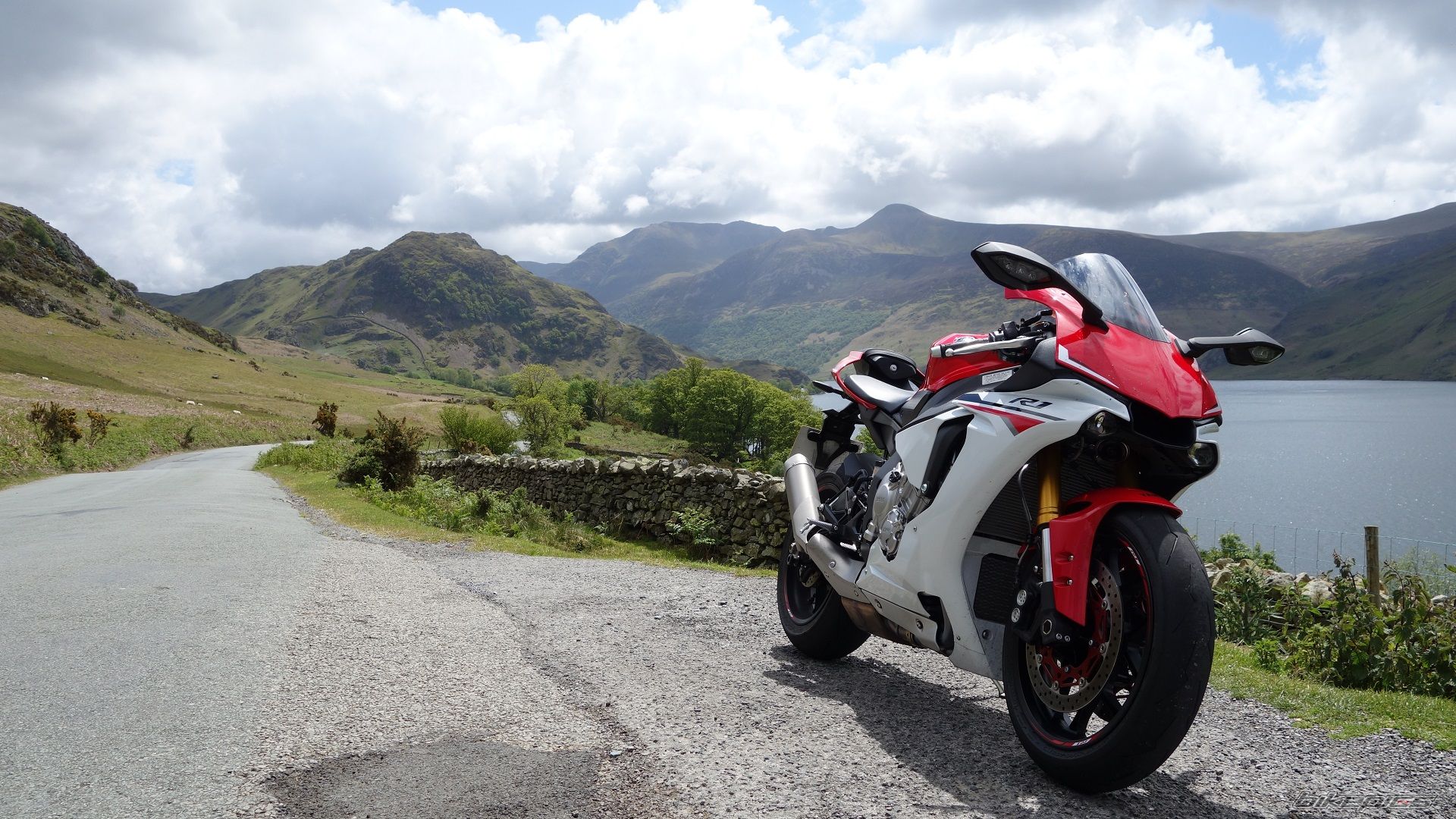 2015 YAMAHA YZF R1 | Picture 2744801 motorcycle photo