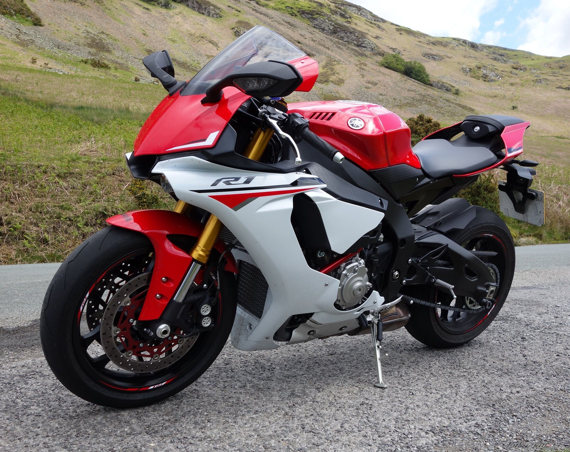 2015 YAMAHA YZF R1 | Picture 2744884 motorcycle photo