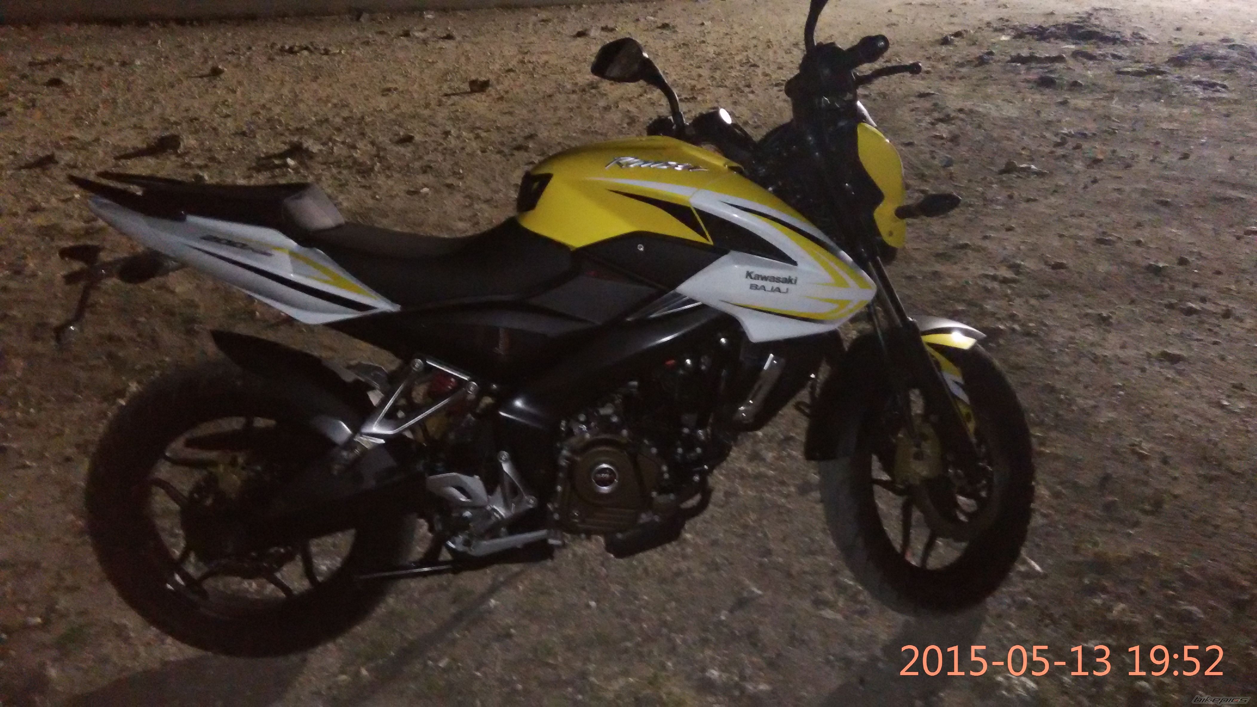 2015 BAJAJ PULSAR 200 NS | Picture 2745042 motorcycle photo