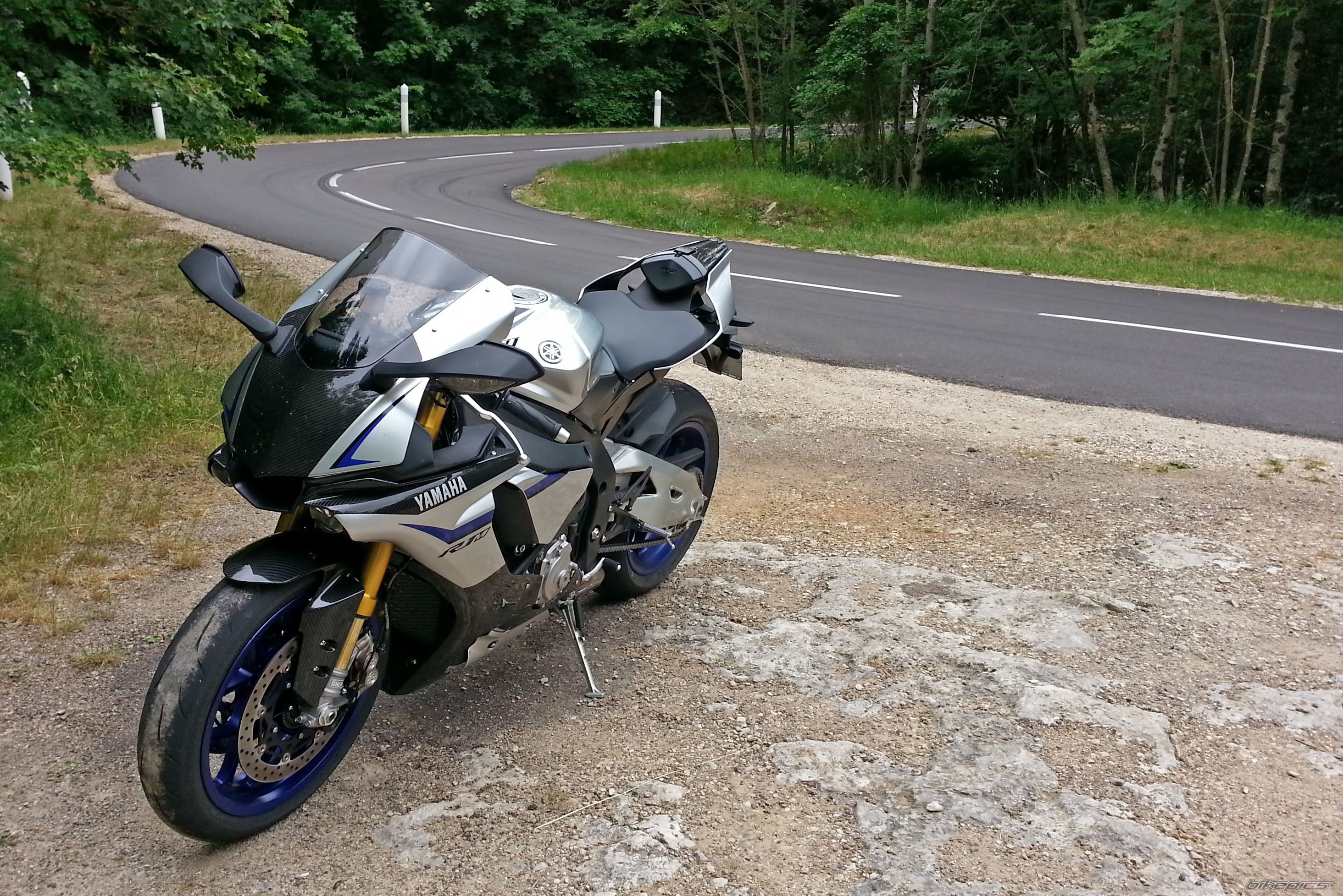 2015 YAMAHA YZF R1 | Picture 2746258 motorcycle photo