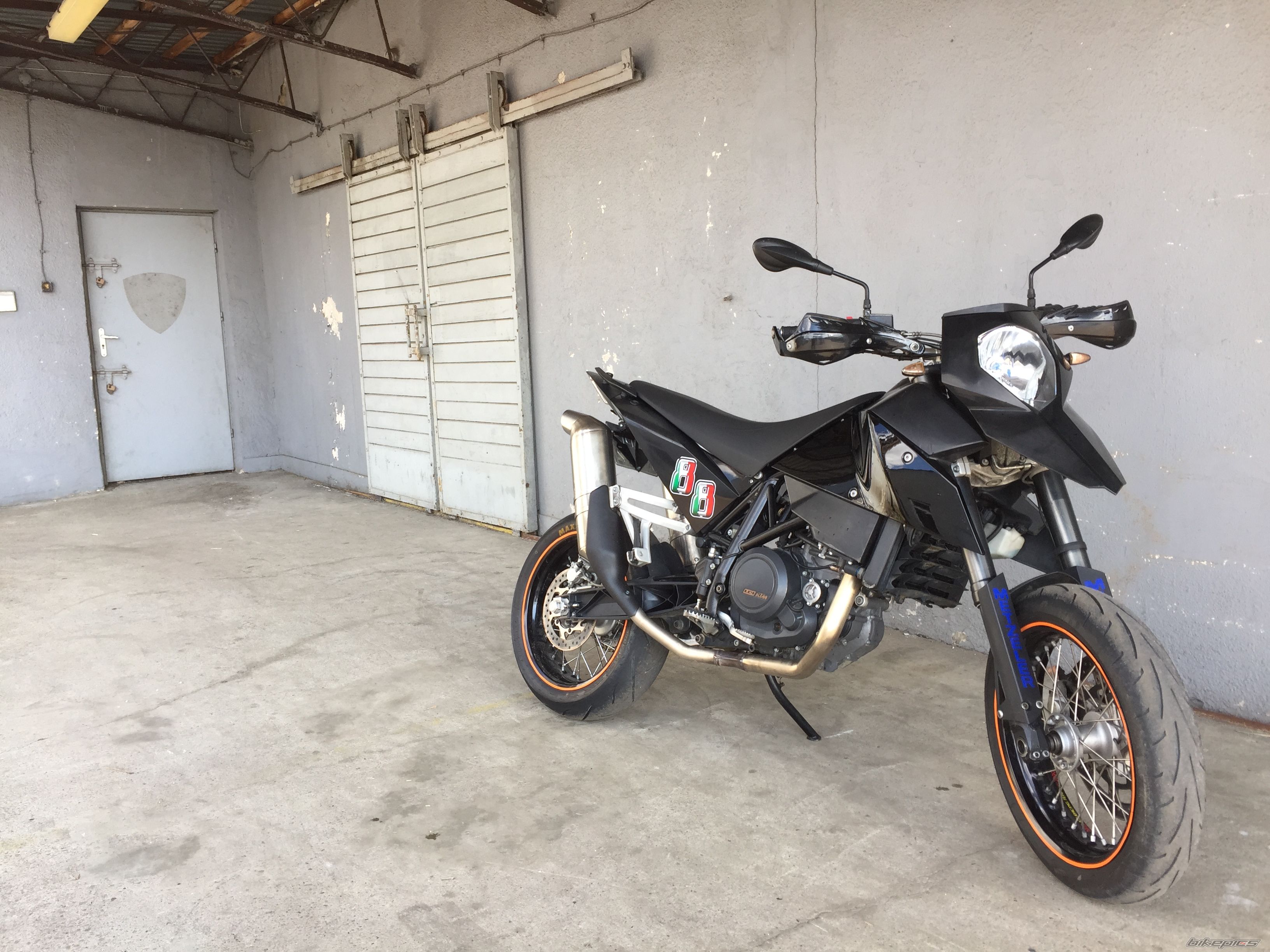 2007 KTM 690 SUPERMOTO | Picture 2746870 motorcycle photo