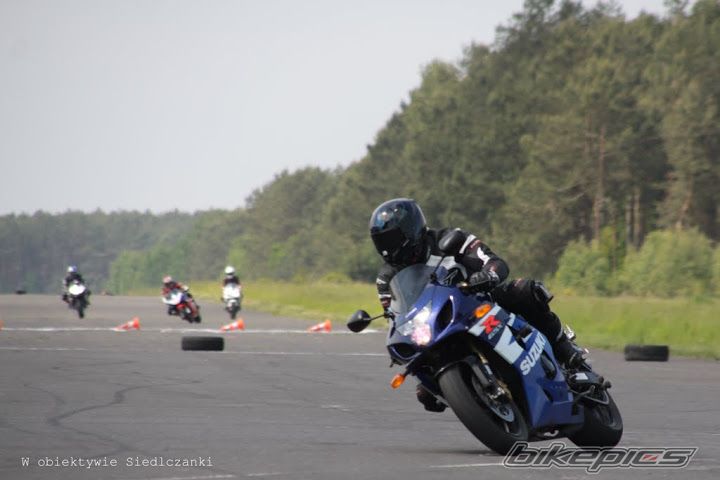 2004 SUZUKI GSX R 600 | Picture 2747575 motorcycle photo