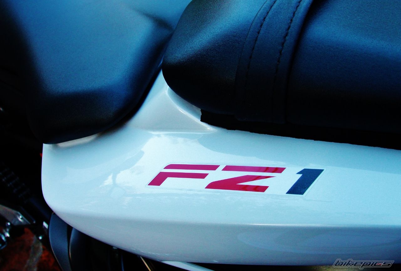 2011 YAMAHA FZ1 NAKED | Picture 2748135 motorcycle photo