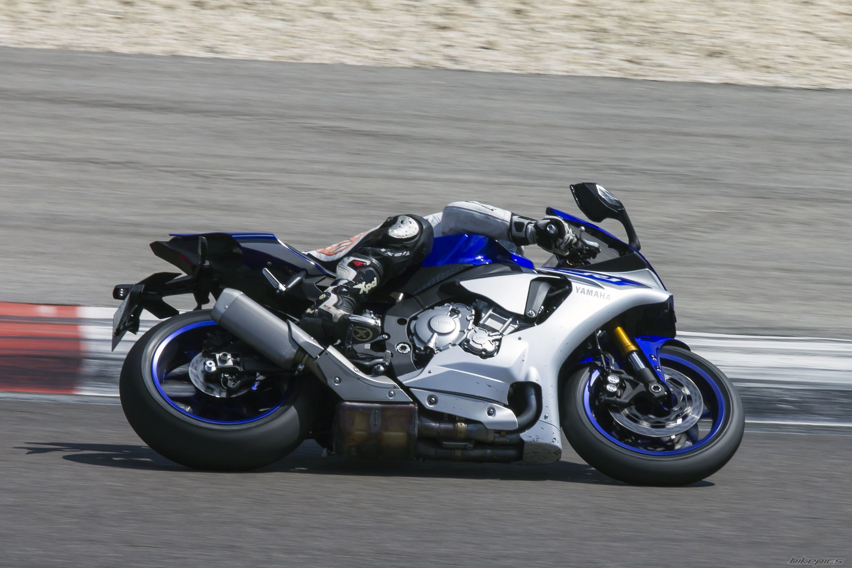 2015 YAMAHA YZF R1 | Picture 2749828 motorcycle photo