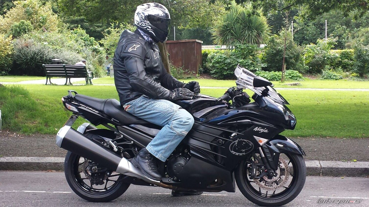2015 KAWASAKI ZZR 1400 | Picture 2756042 motorcycle photo