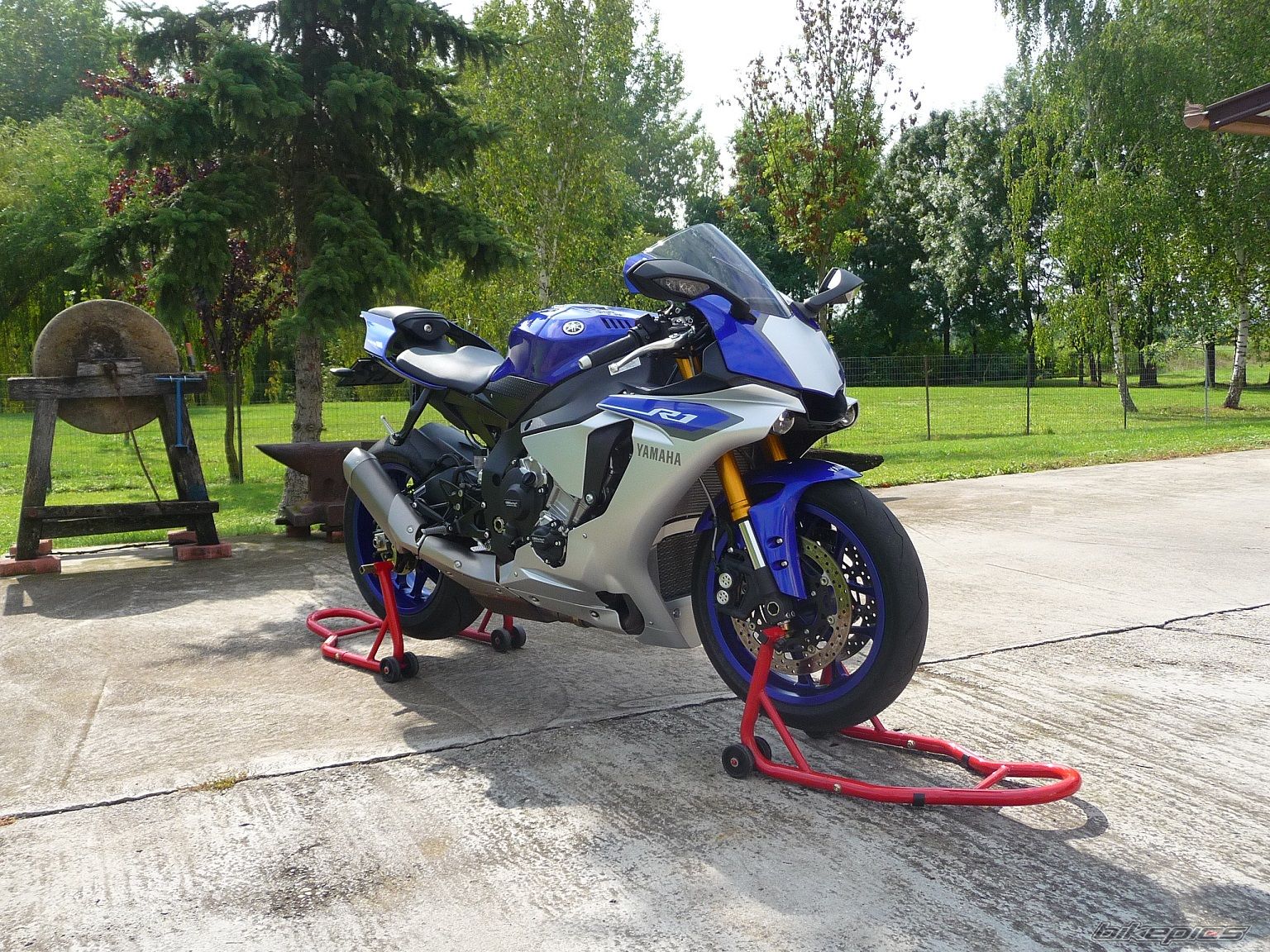 2015 YAMAHA YZF R1 | Picture 2756167 motorcycle photo
