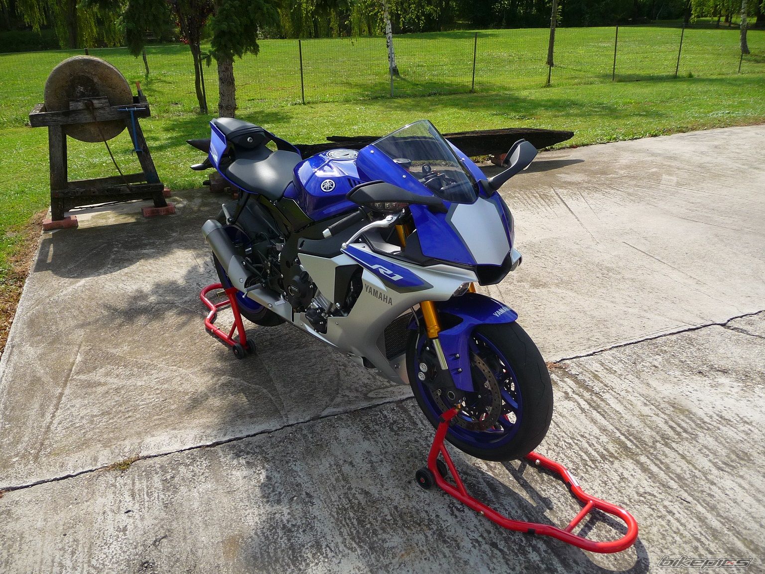 2015 YAMAHA YZF R1 | Picture 2756183 motorcycle photo