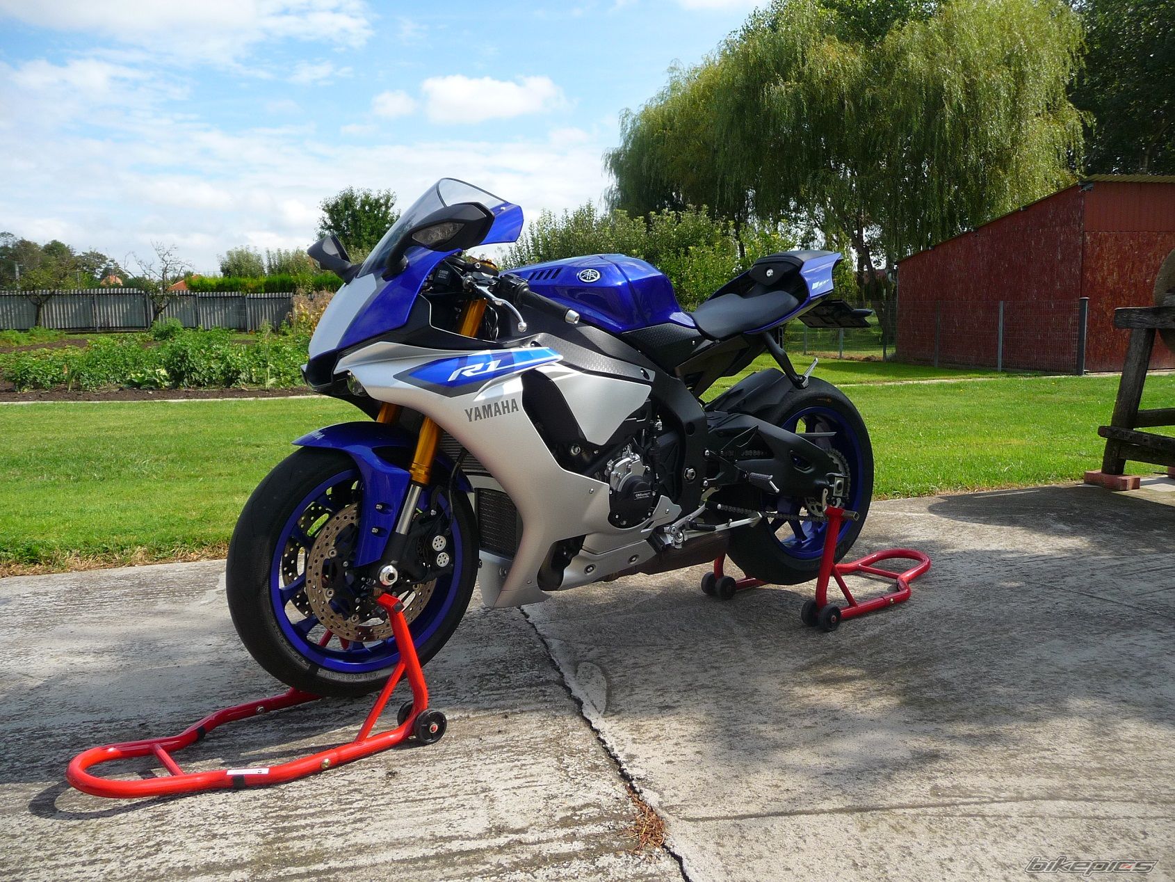 2015 YAMAHA YZF R1 | Picture 2756185 motorcycle photo