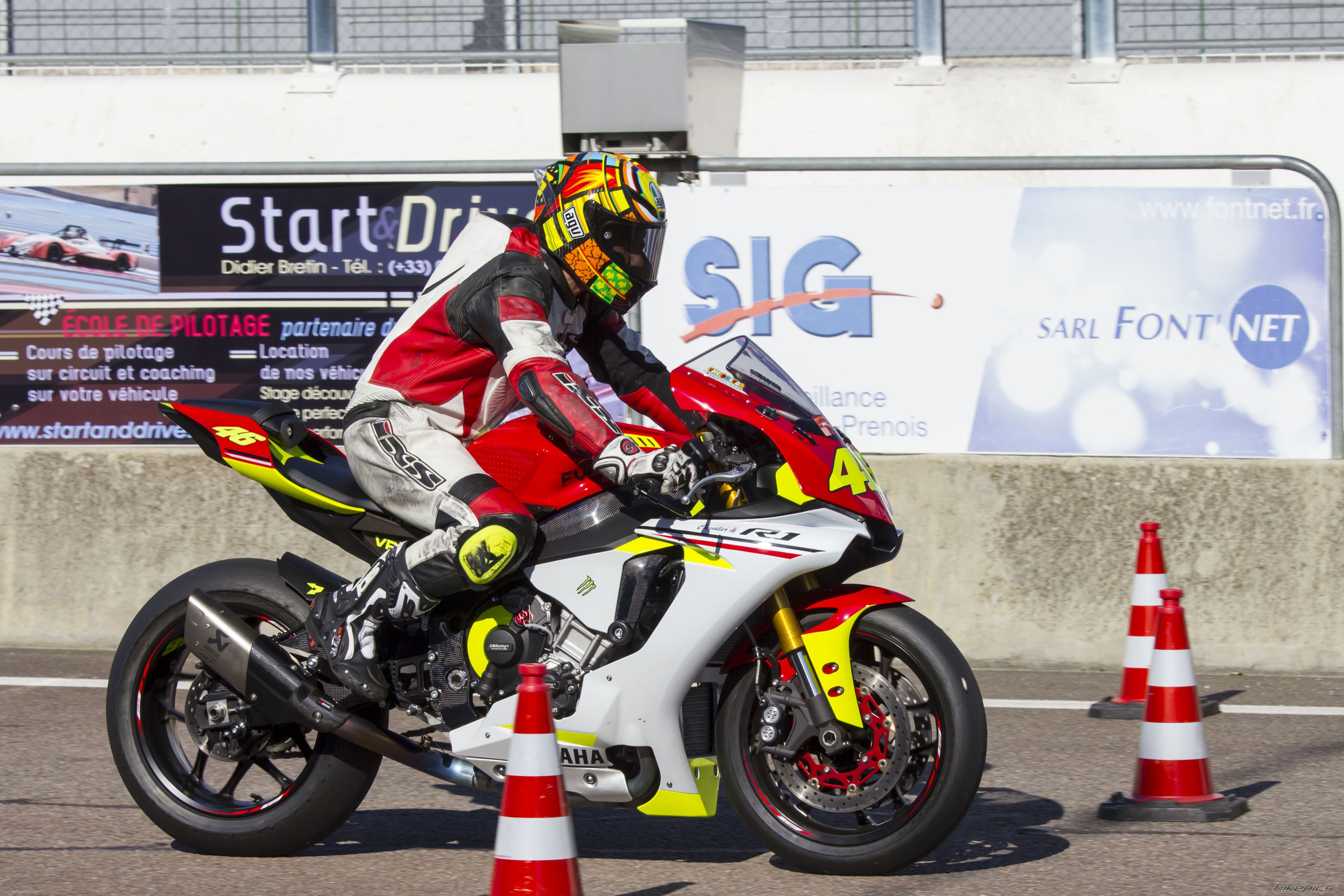 2015 YAMAHA YZF R1 | Picture 2758166 motorcycle photo
