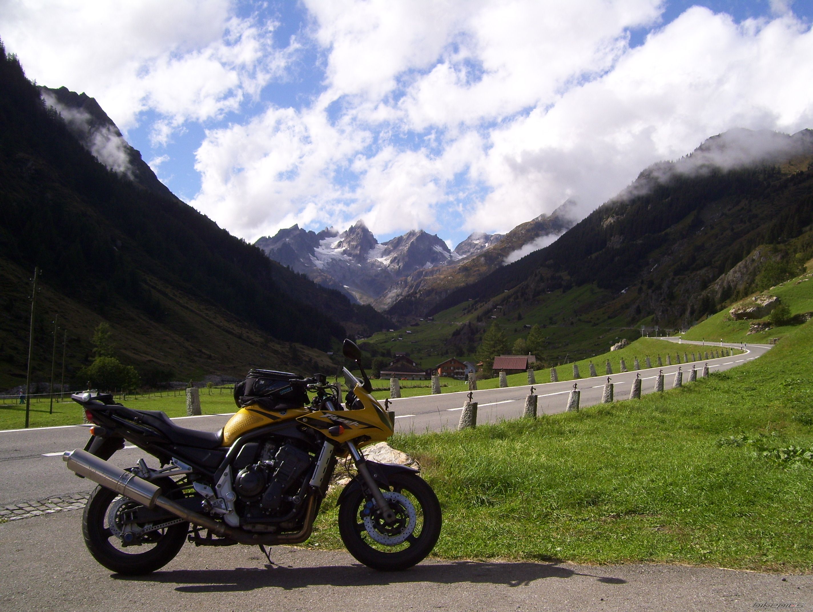 2003 YAMAHA FZS 1000 FAZER | Picture 2758763 motorcycle photo