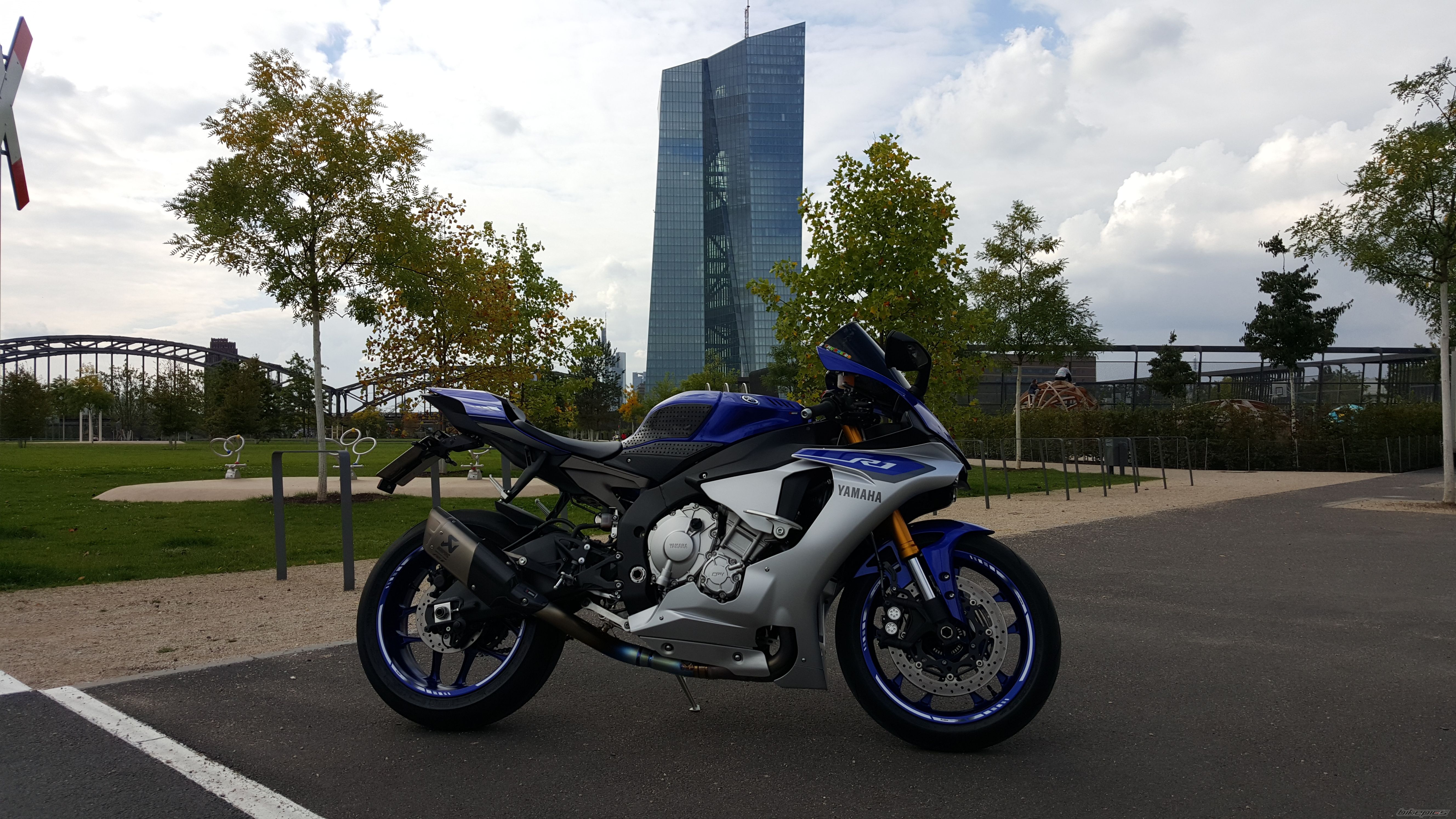 2015 YAMAHA YZF R1 | Picture 2758864 motorcycle photo
