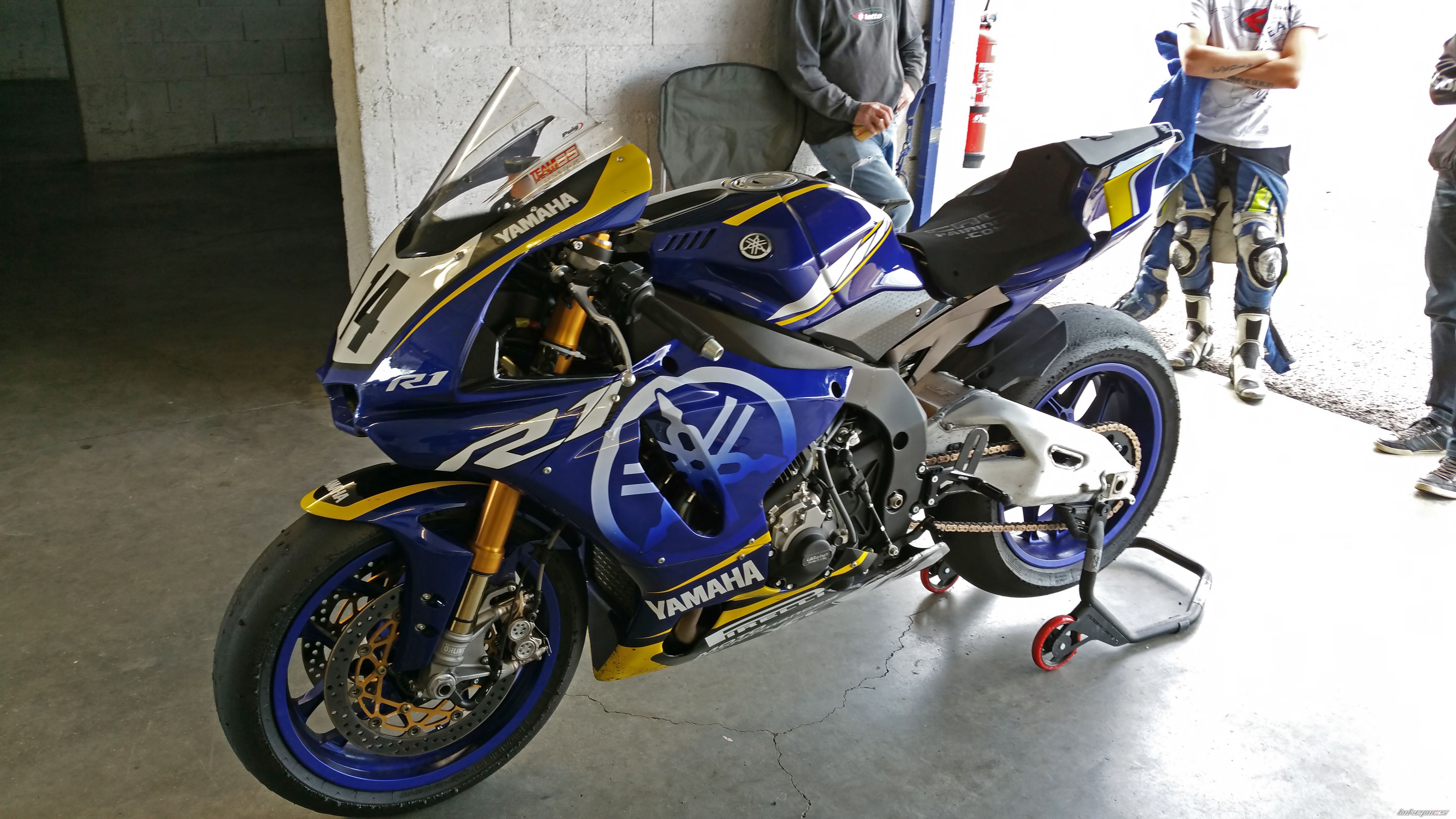 2015 YAMAHA YZF R1 | Picture 2758894 motorcycle photo