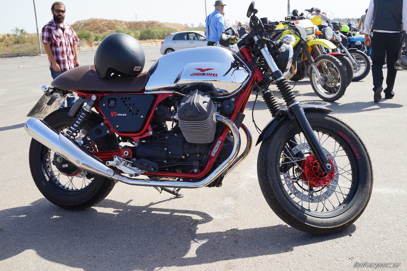 2015 MOTO GUZZI V7 RACER | Picture 2758940 motorcycle photo