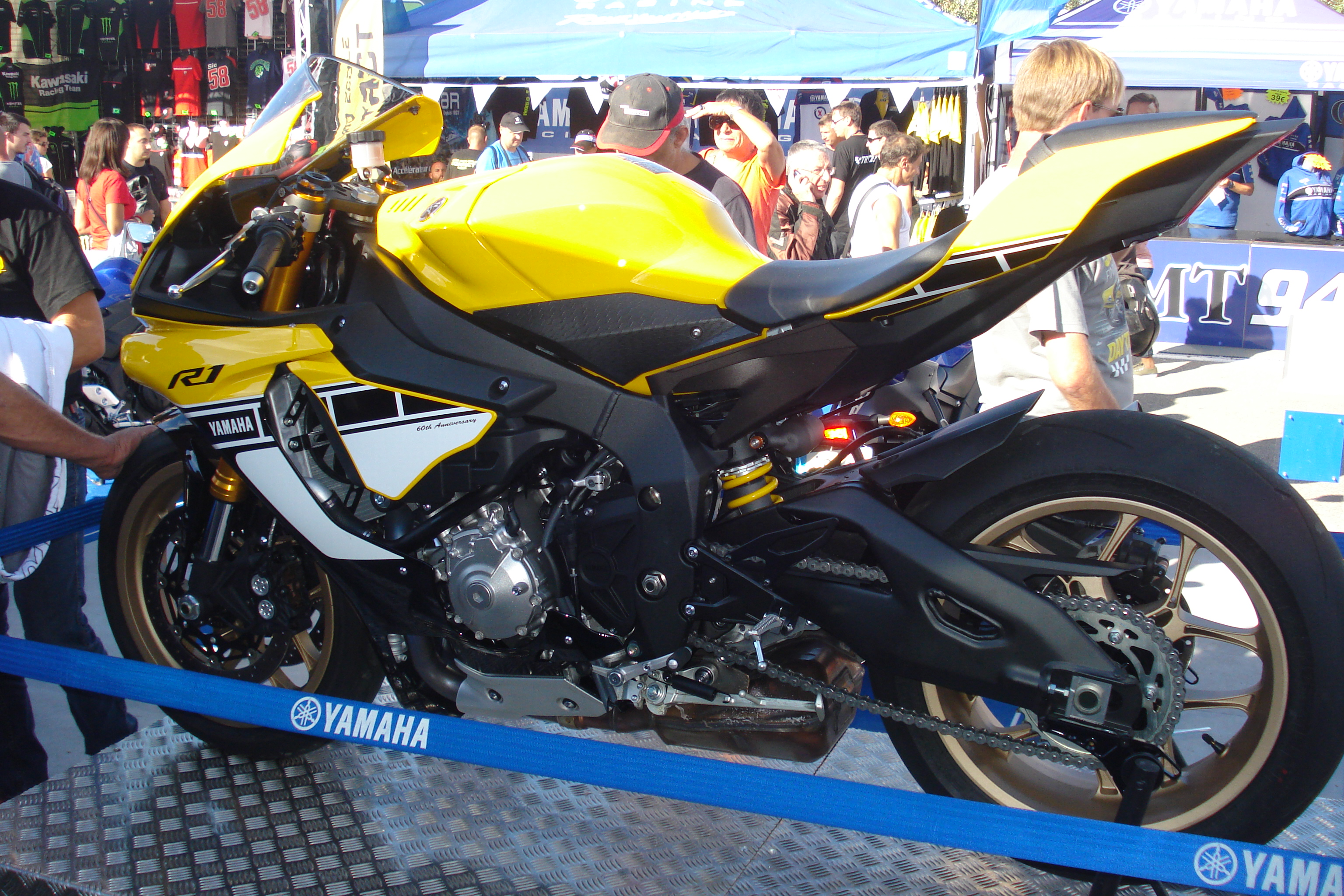 2015 YAMAHA YZF R1 | Picture 2760034 motorcycle photo