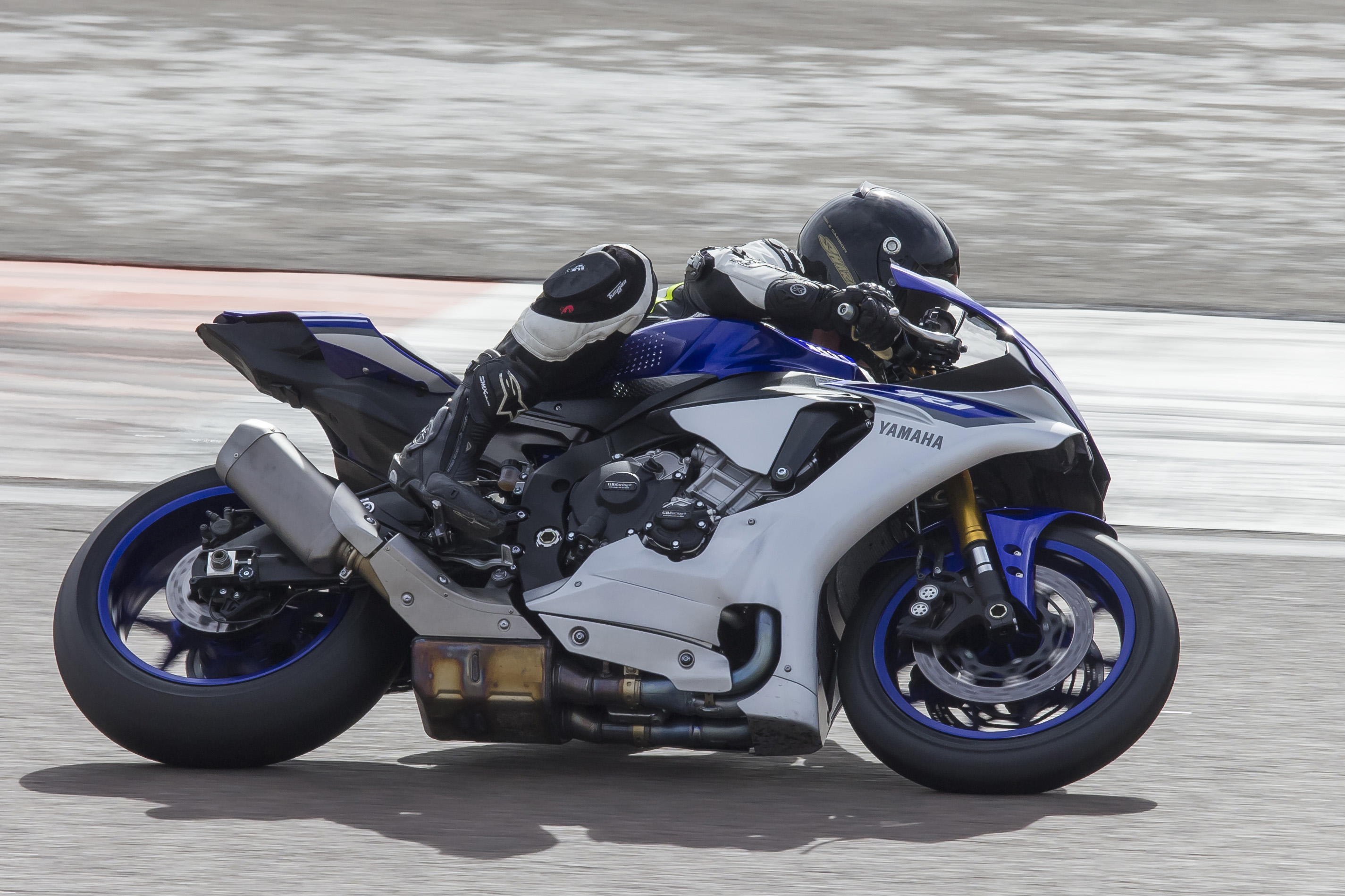 2015 YAMAHA YZF R1 | Picture 2760086 motorcycle photo