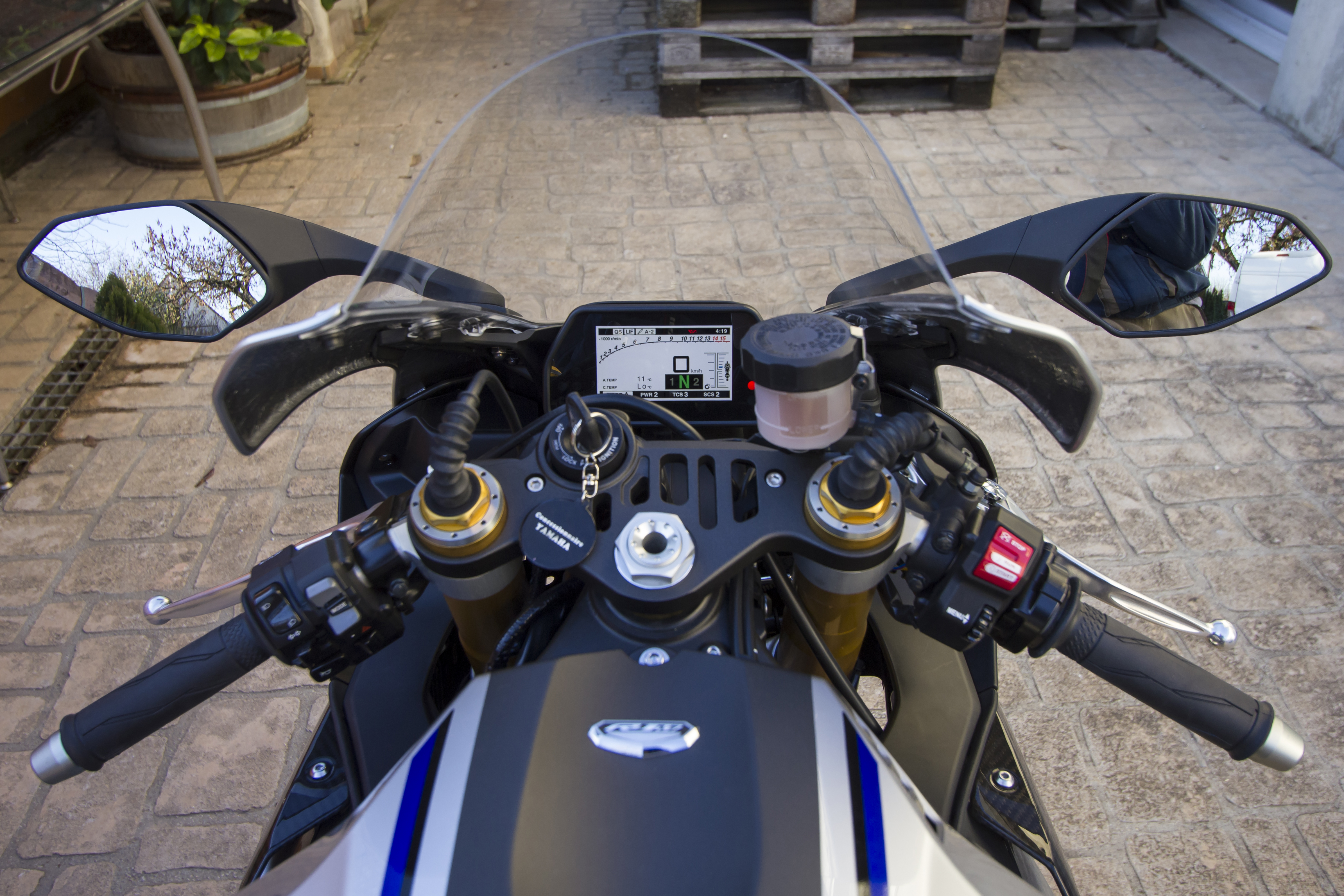 2015 YAMAHA YZF R1 | Picture 2767100 motorcycle photo