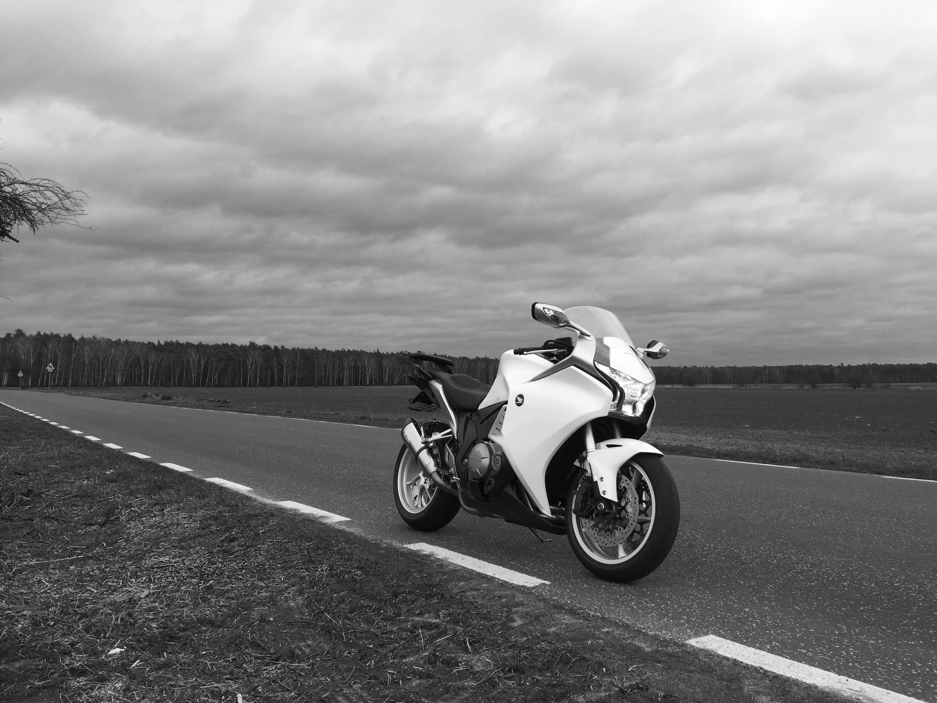 2010 HONDA VFR 1200 | Picture 2769758 motorcycle photo