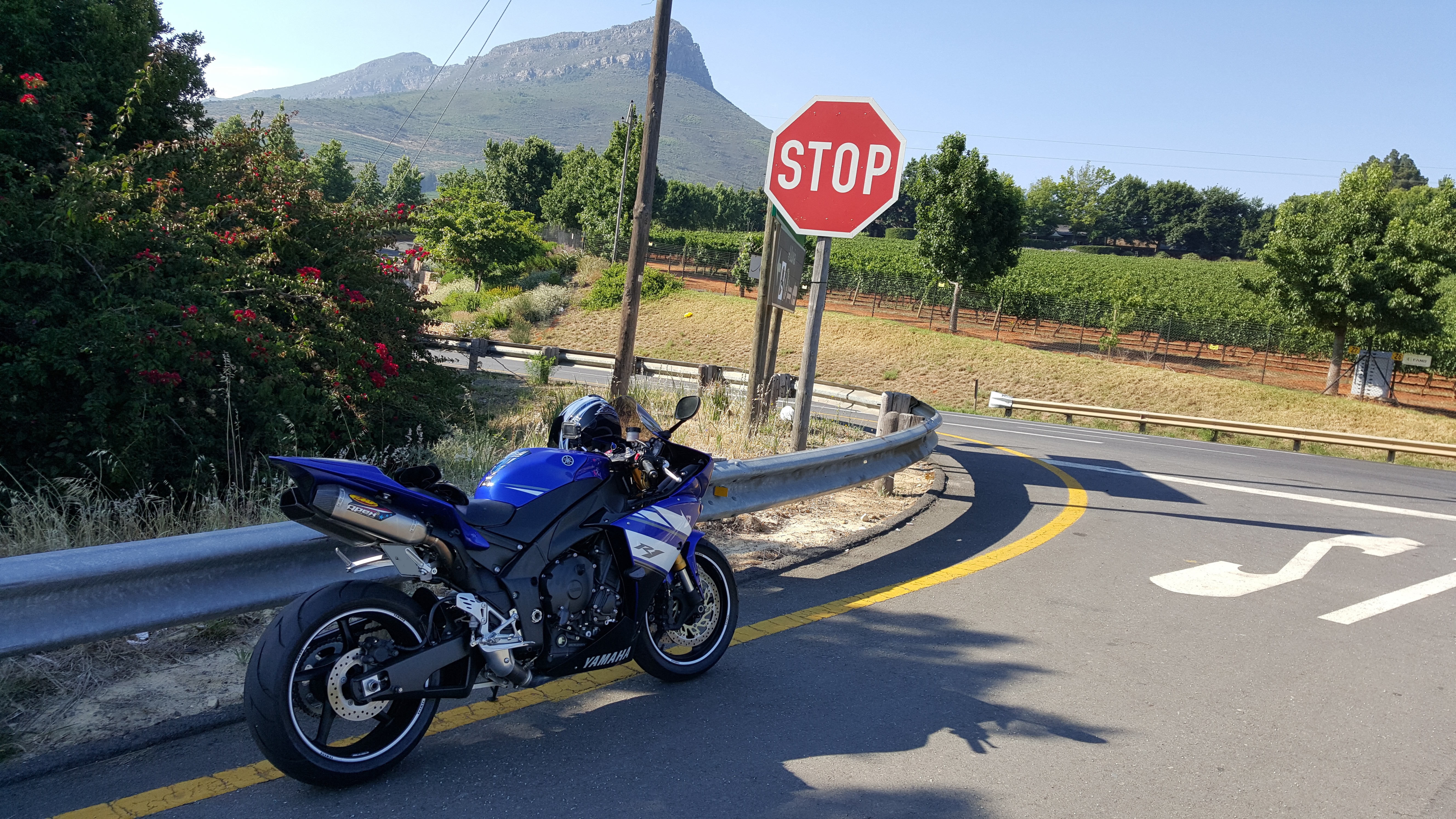 2011 YAMAHA YZF R1 | Picture 2769839 motorcycle photo