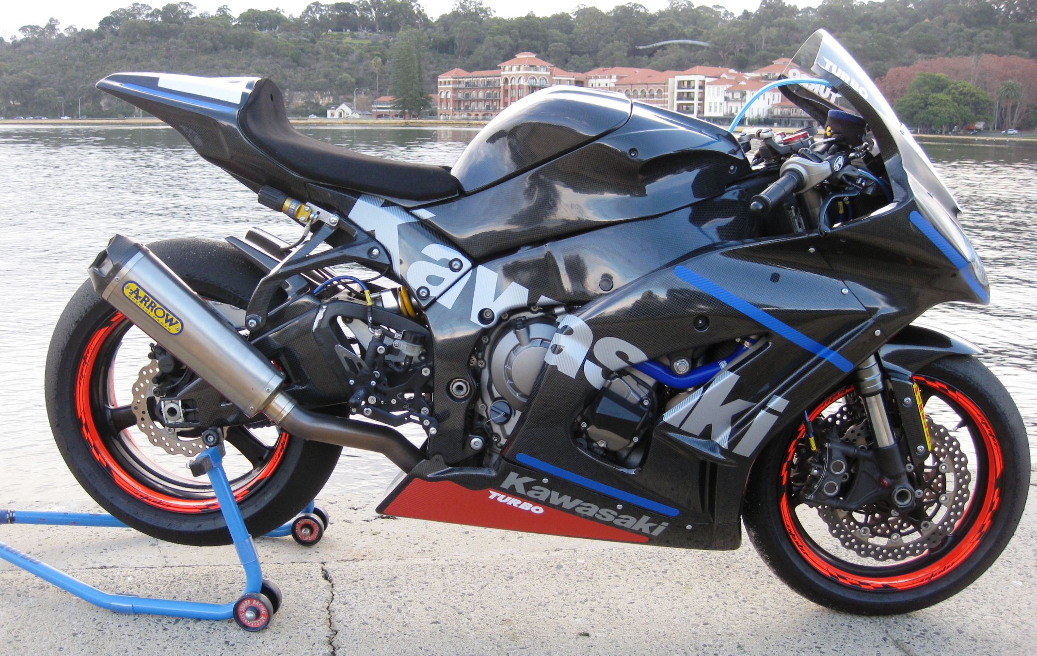 2011 KAWASAKI ZX 10R | Picture 2772637 motorcycle photo