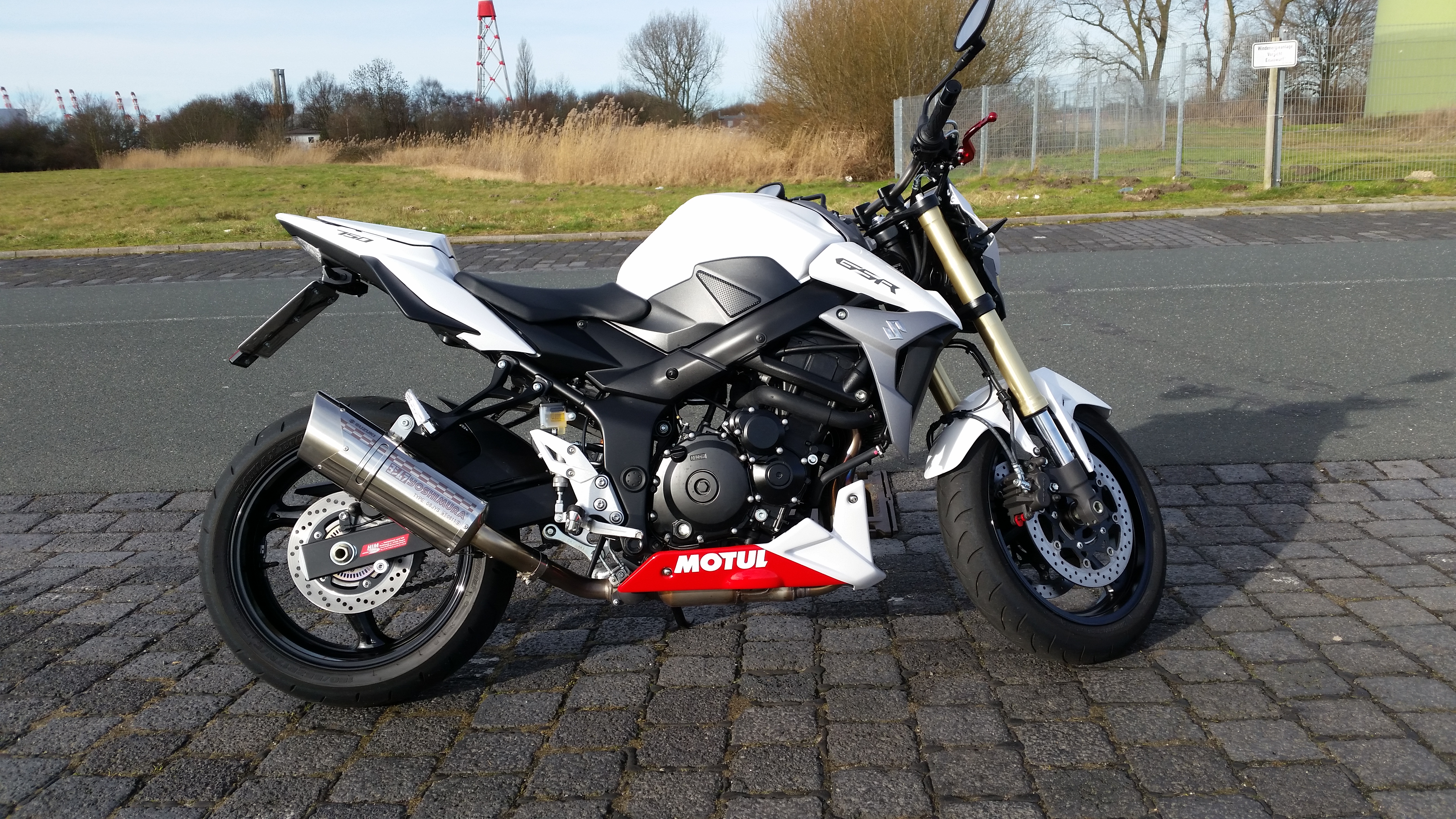 2015 SUZUKI GSR 750 | Picture 2774784 motorcycle photo
