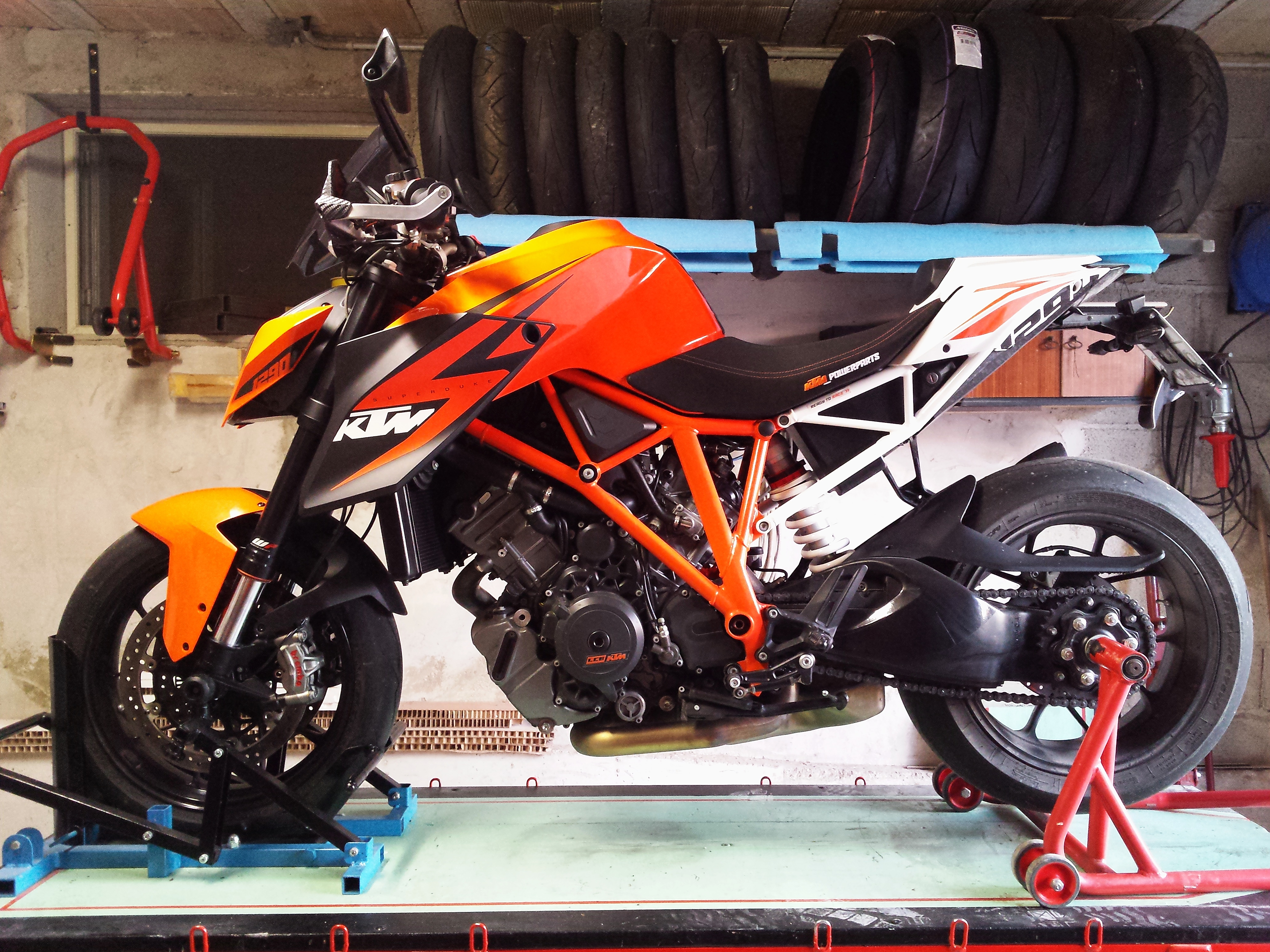 2014 KTM 1290 SUPERDUKE R | Picture 2775146 motorcycle photo