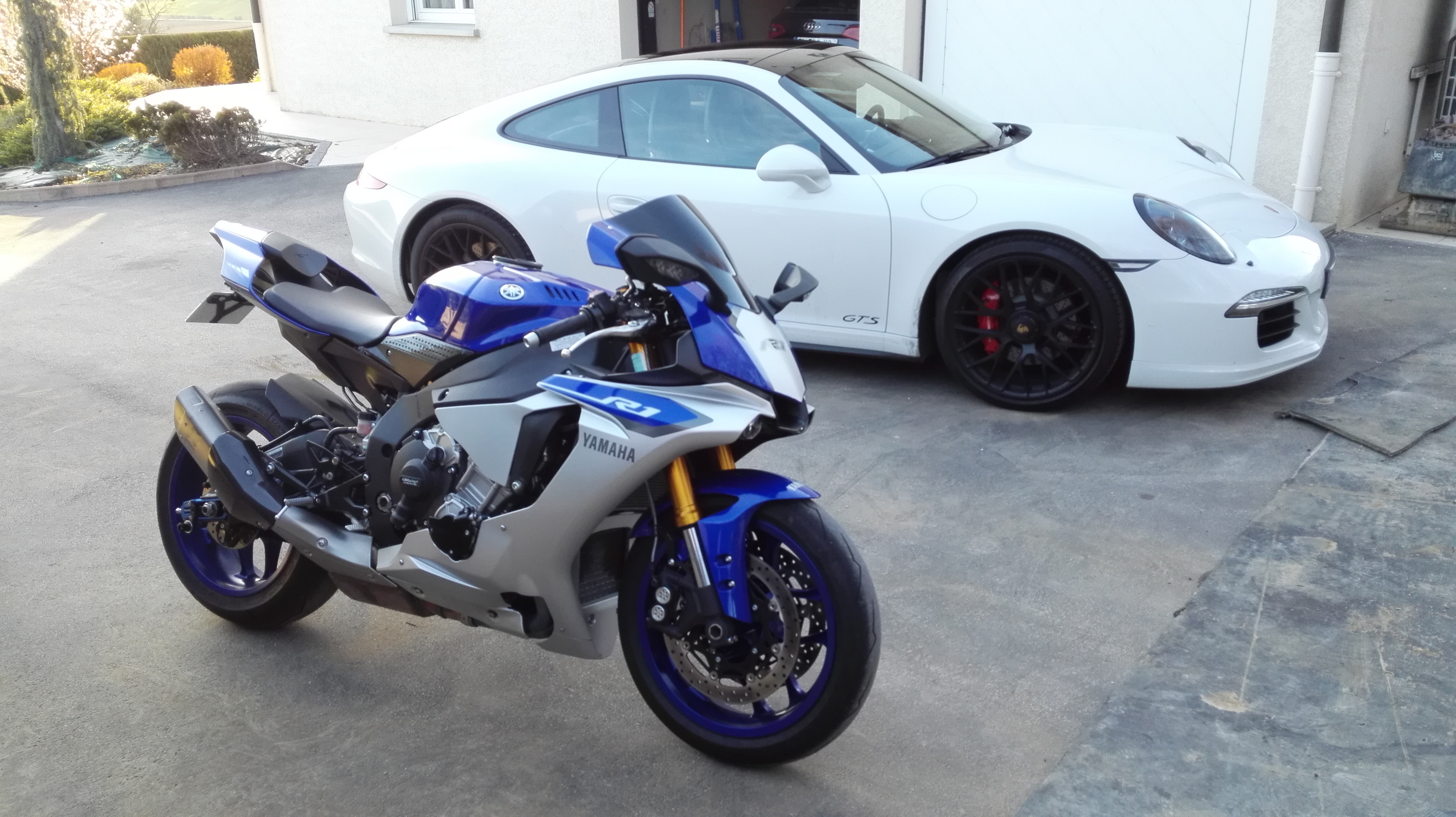 2015 YAMAHA YZF R1 | Picture 2779972 motorcycle photo