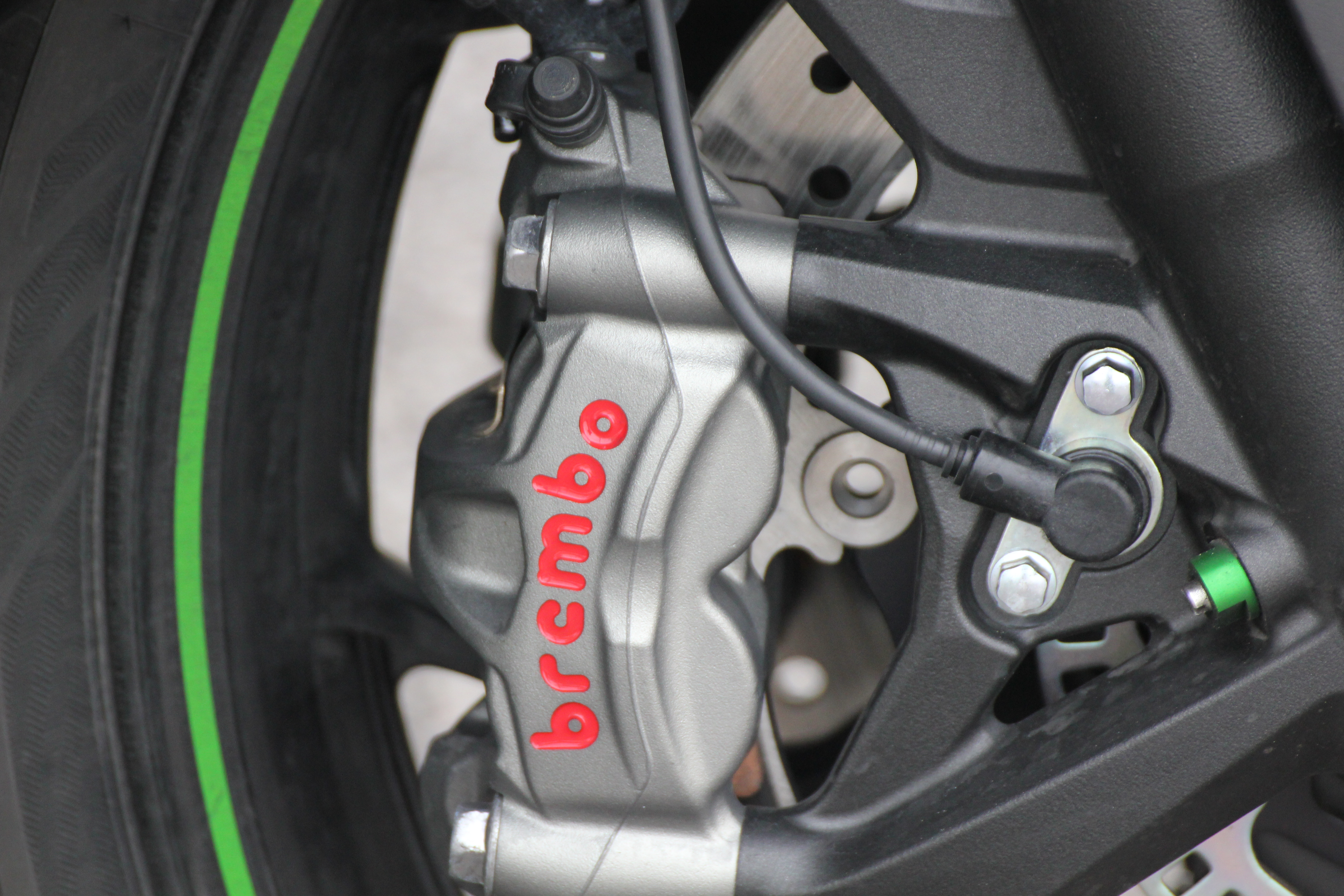 2015 KAWASAKI ZZR 1400 | Picture 2780011 motorcycle photo