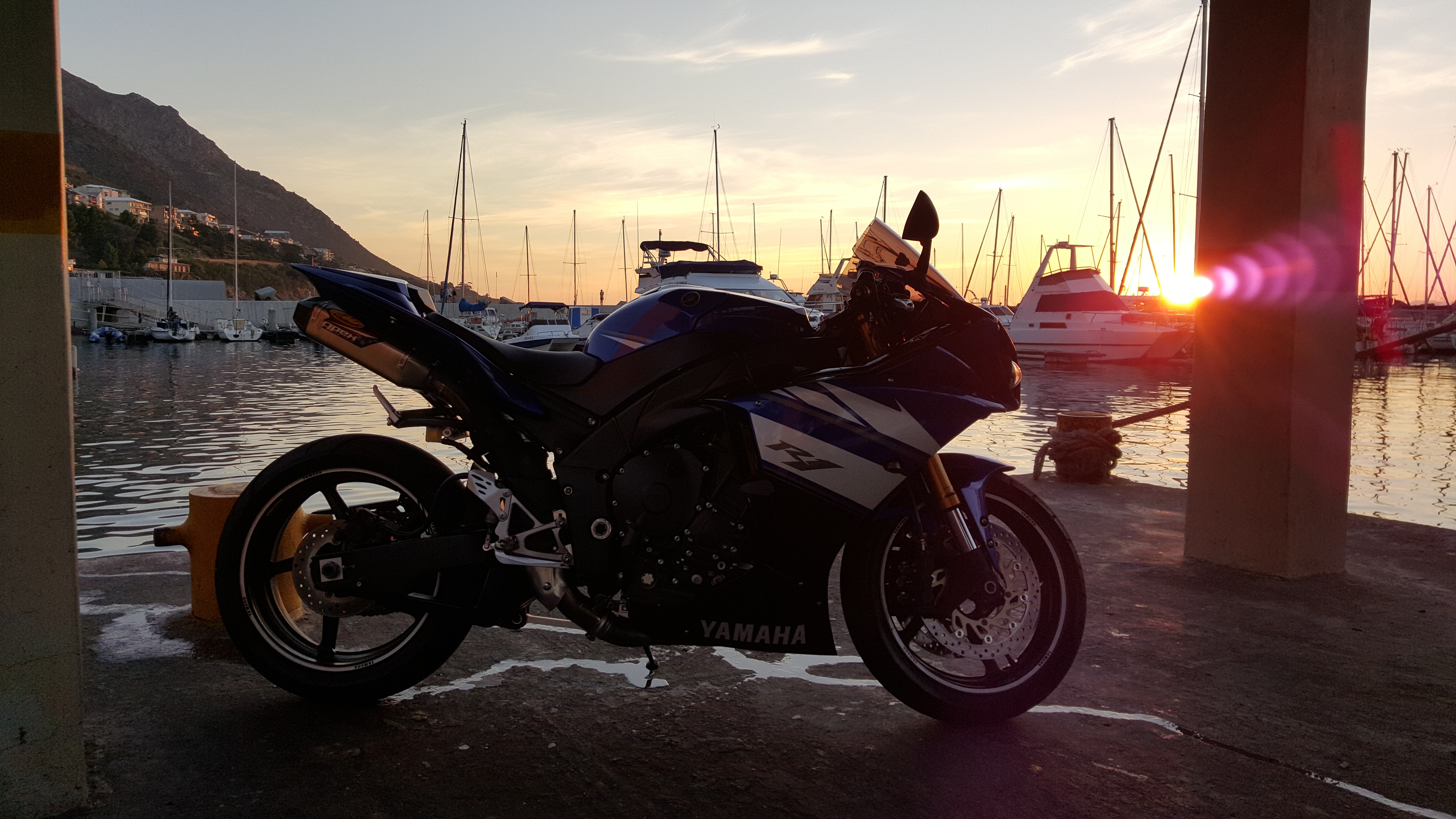 2011 YAMAHA YZF R1 | Picture 2780763 motorcycle photo