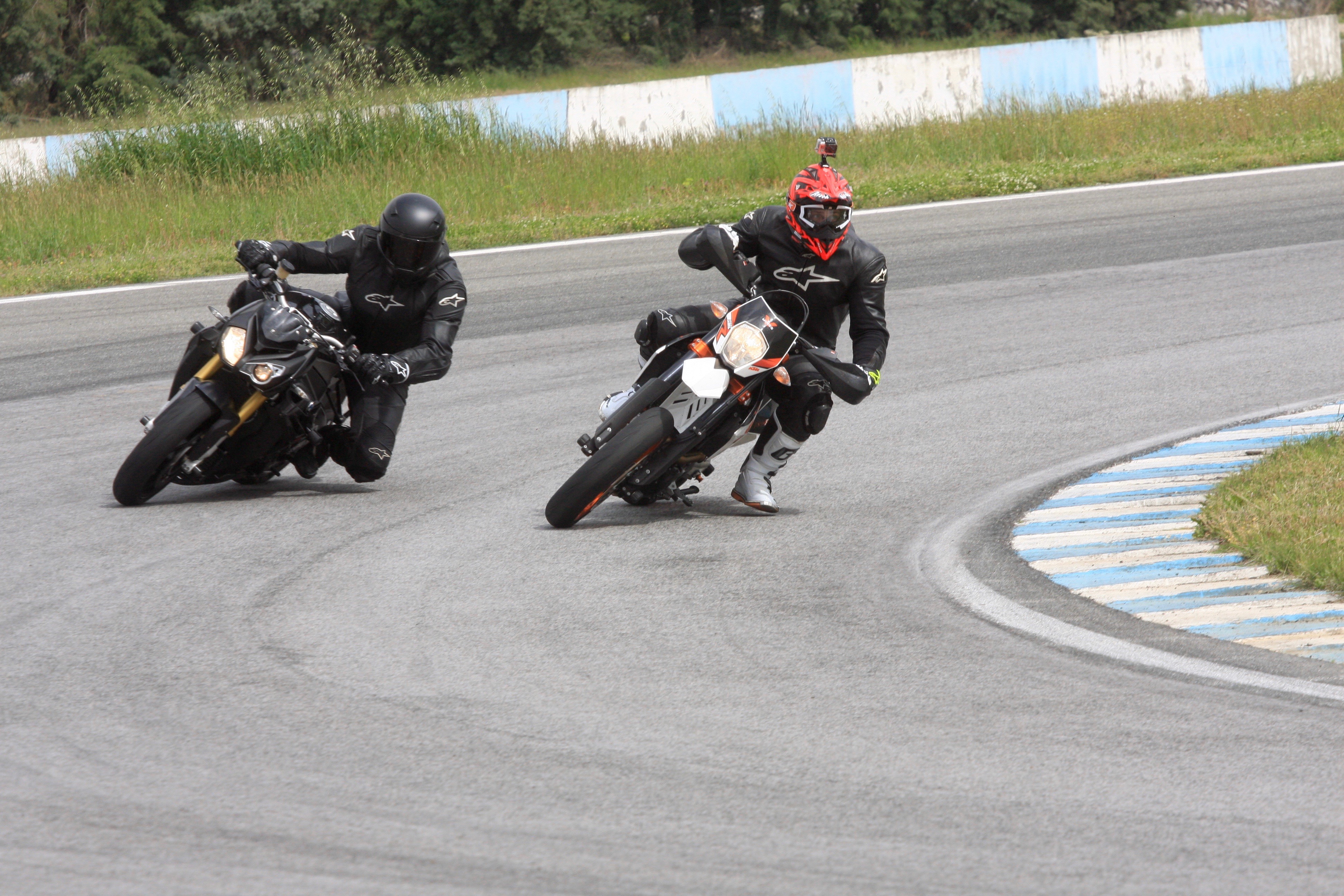 2015 KTM 690 SMC | Picture 2780982 motorcycle photo