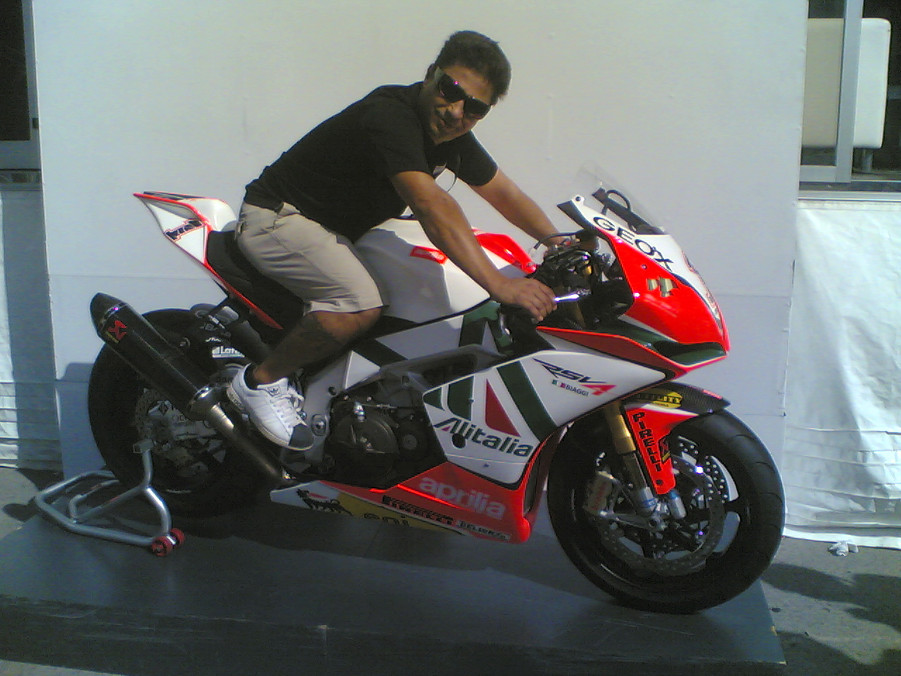 2011 APRILIA RSV 1000R MILLE | Picture 2781289 motorcycle photo