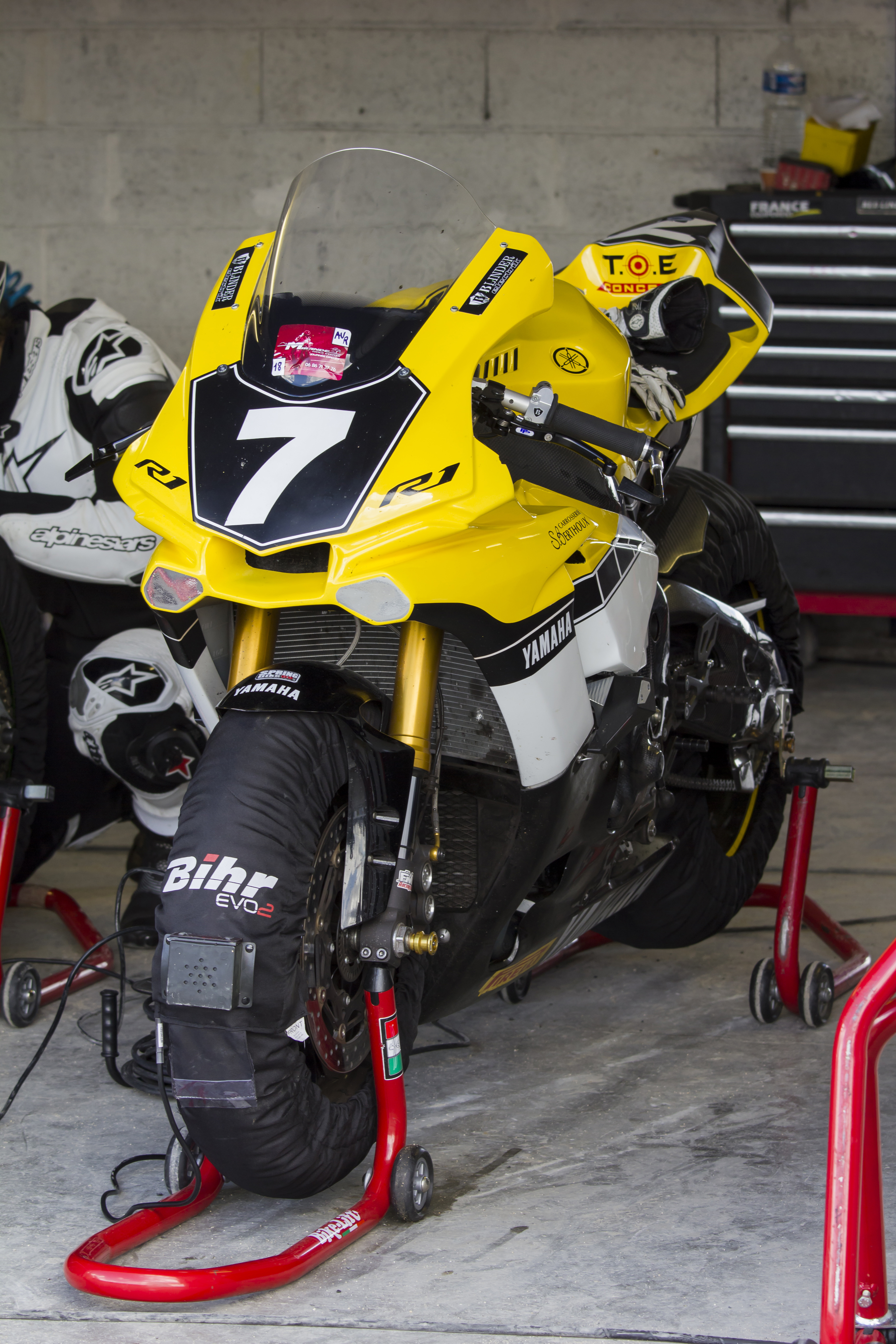 2015 YAMAHA YZF R1 | Picture 2781546 motorcycle photo