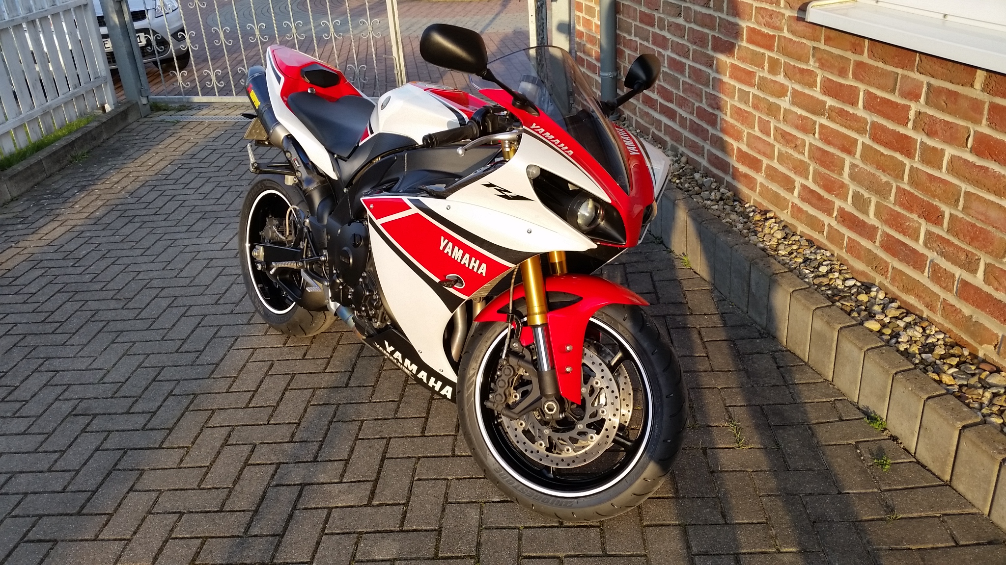 2012 YAMAHA YZF R1 | Picture 2781621 motorcycle photo