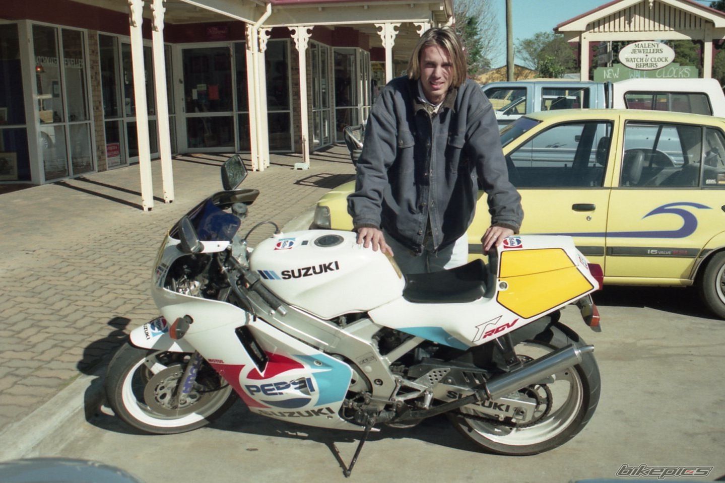 1989 SUZUKI RGV 250 | Picture 2783408 motorcycle photo