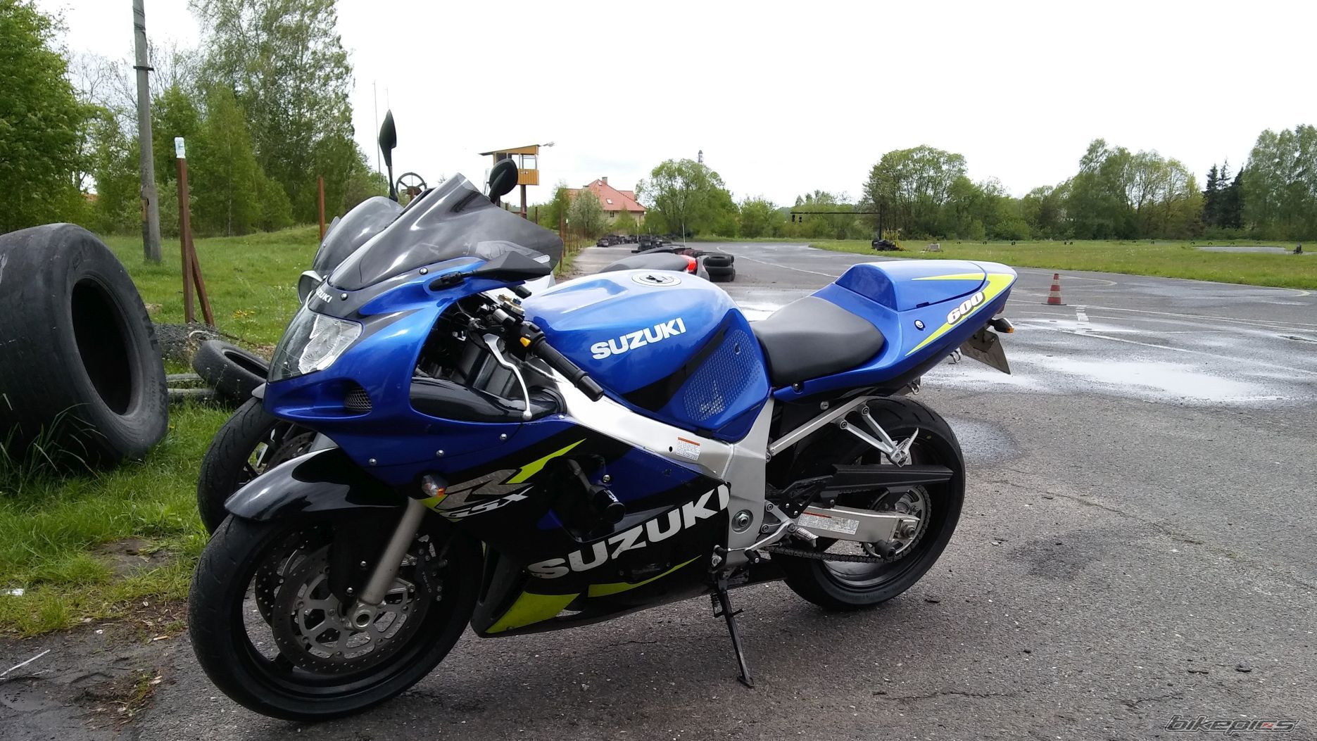 2001 SUZUKI GSX R 600 | Picture 2783425 motorcycle photo