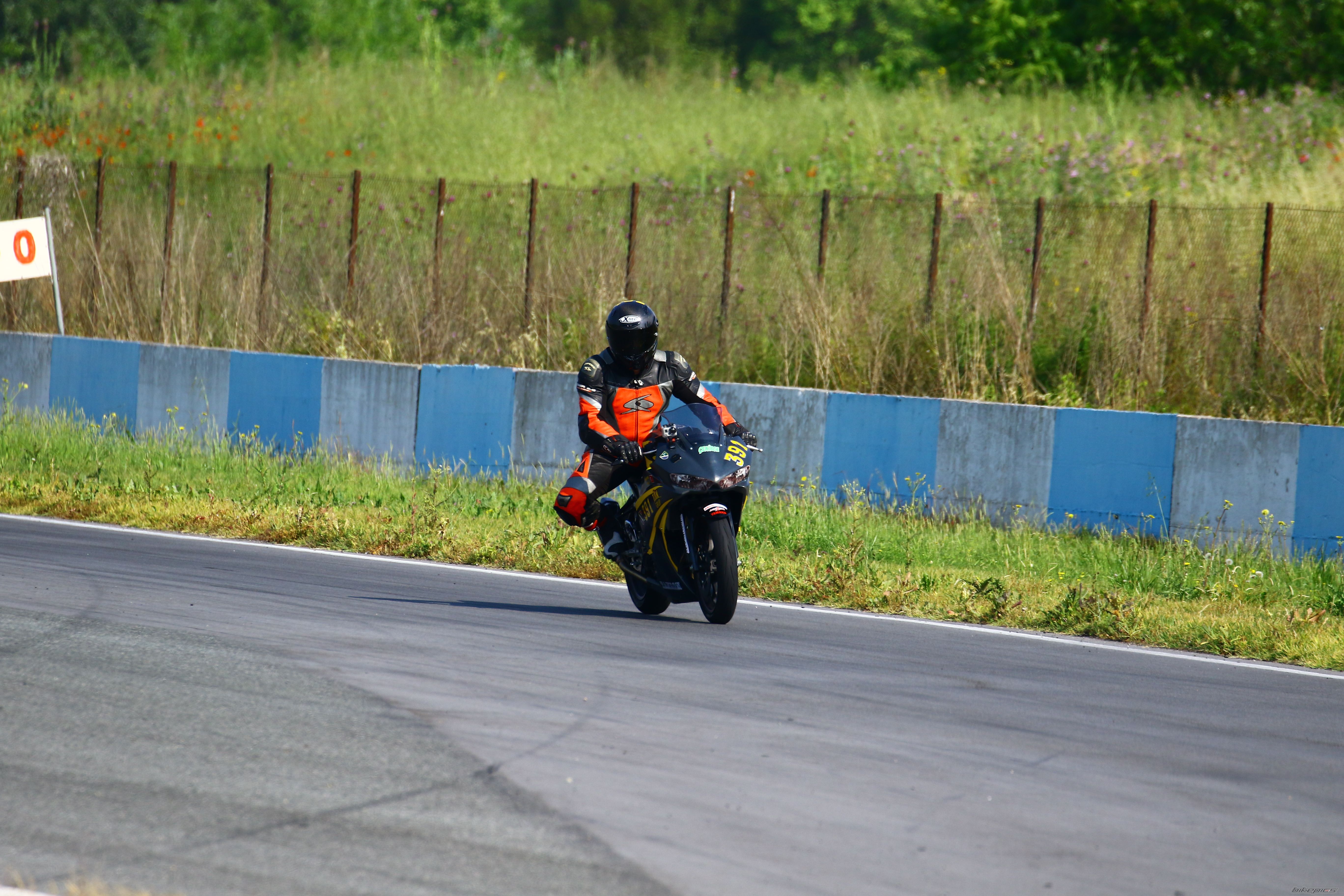 2015 YAMAHA YZF R25 | Picture 2784840 motorcycle photo