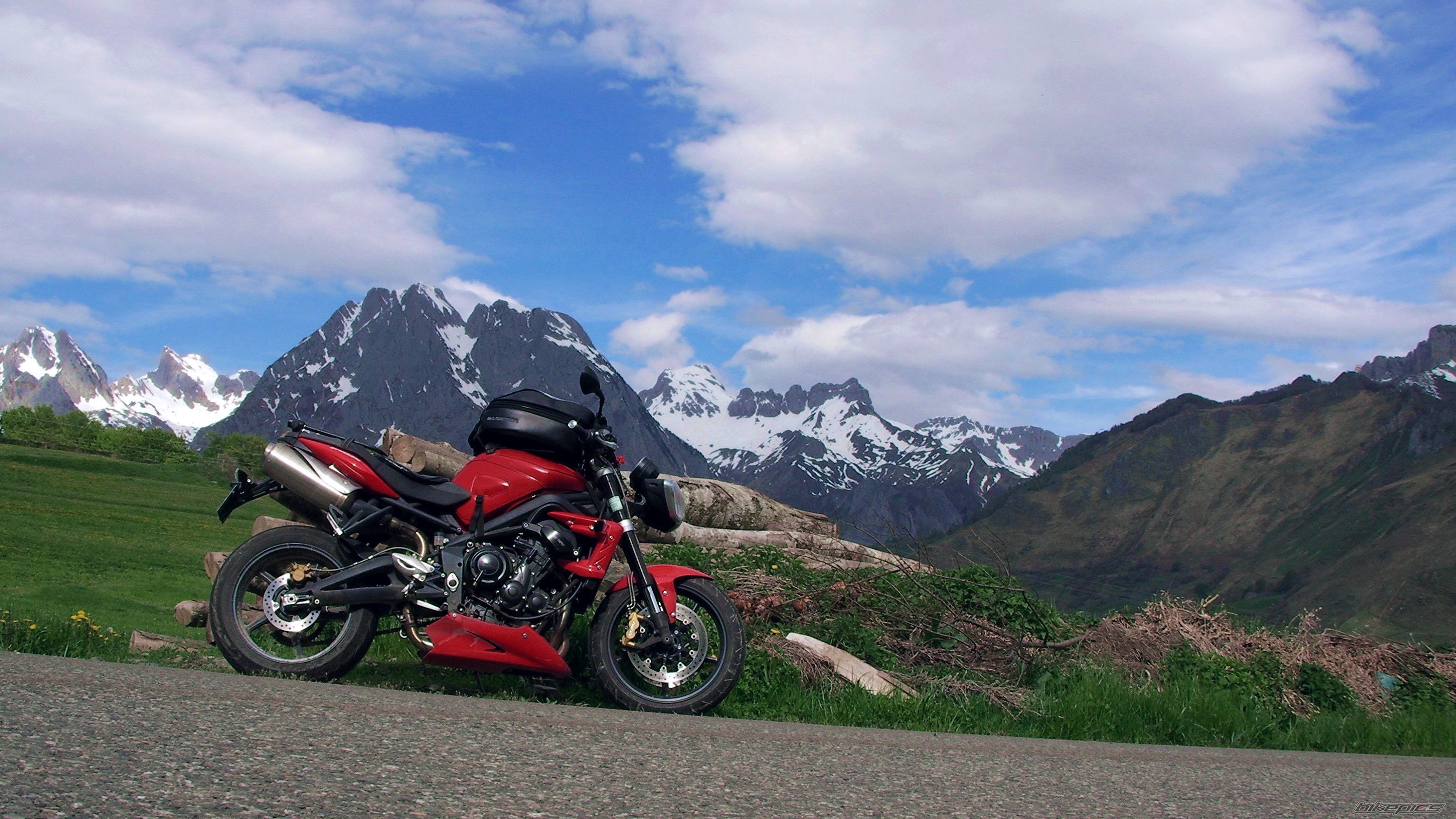 2012 TRIUMPH STREET TRIPLE R | Picture 2786768 motorcycle photo