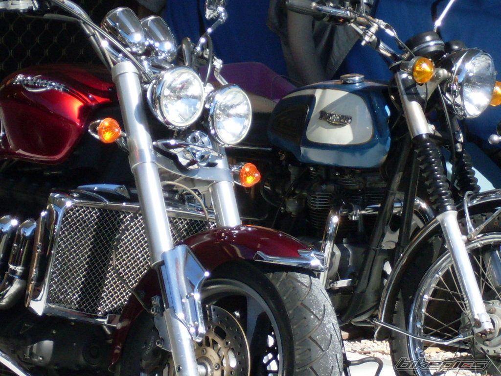 2012 TRIUMPH BONNEVILLE T140V | Picture 2790934 motorcycle photo