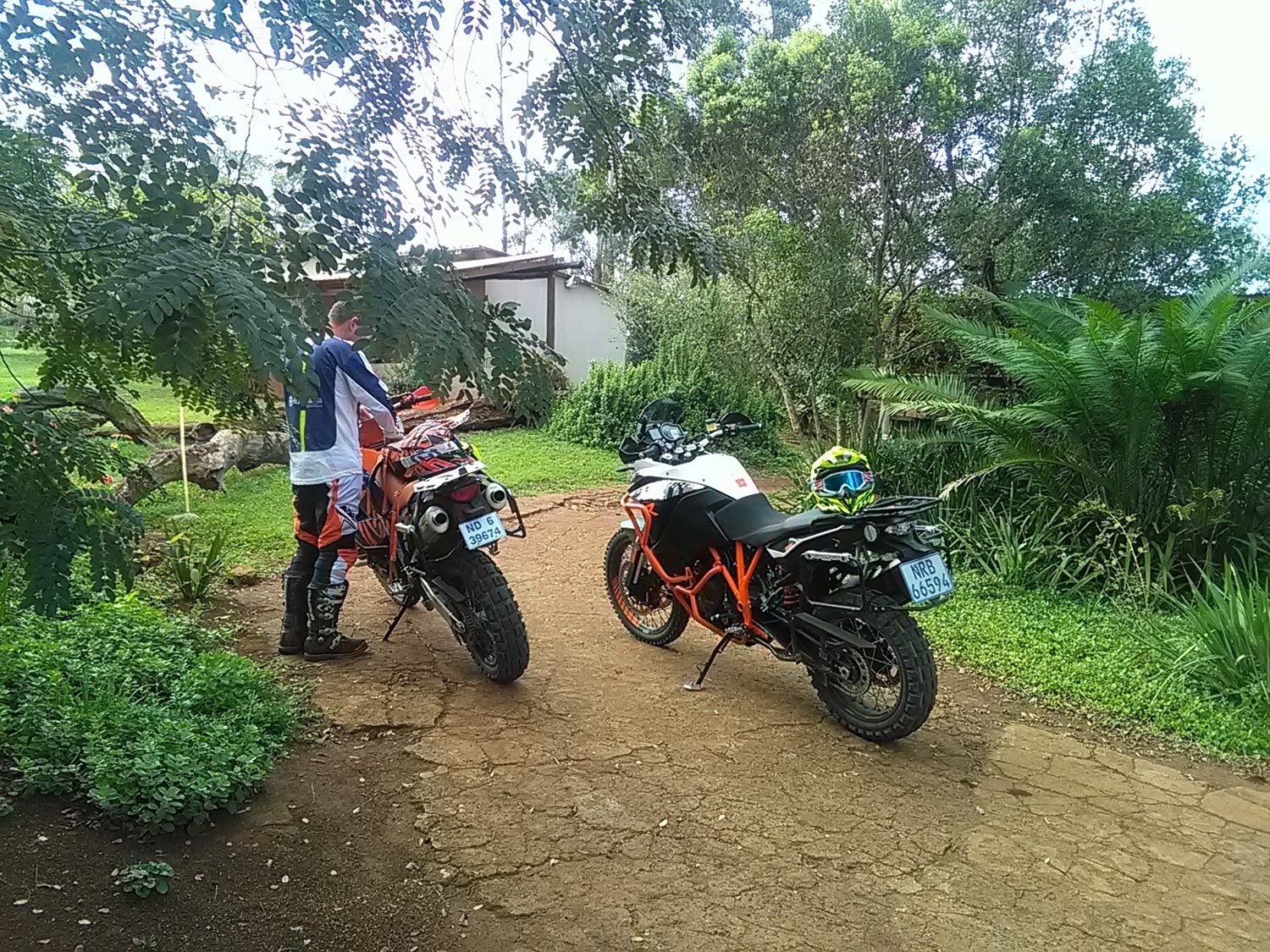 2015 KTM ADVENTURE 1190 R | Picture 2794000 motorcycle photo